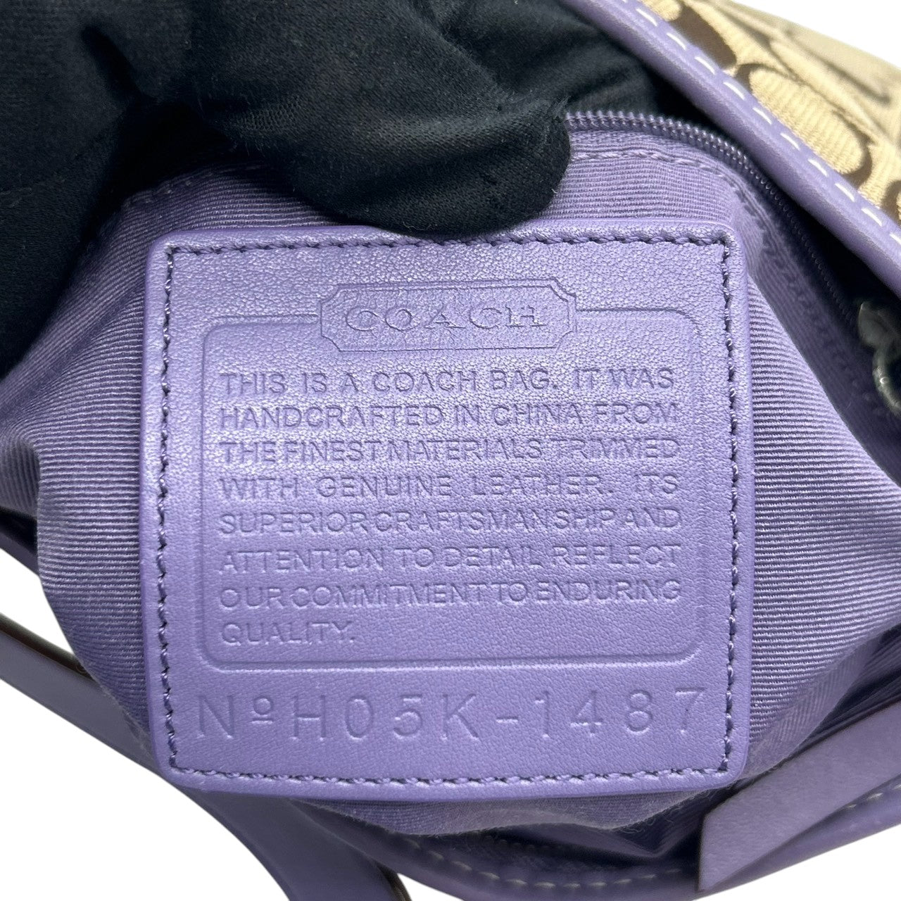 美品 コーチ COACH シグネチャー 1487 ショルダーバッグ ハンドバッグ 2WAY 斜め掛け可 キャンバス スエード レザー 本革 ベージュ パープル 紫 ラベンダー バックル レディース 肩掛け ワンショルダー カジュアル 鞄 カバン s18