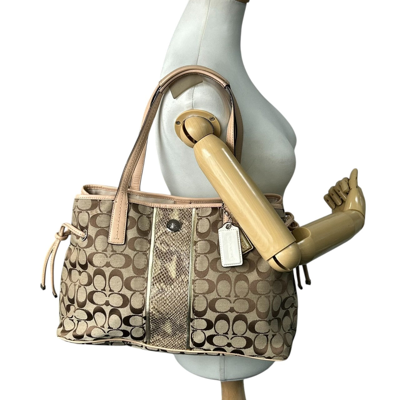 コーチ COACH シグネチャー ストライプ キャリーオール F27363 トートバッグ ショルダーバッグ 肩掛け キャンバス レザー ベージュ カーキ アイボリー 3室構造 A4収納可 レディース 鞄 カバン s18