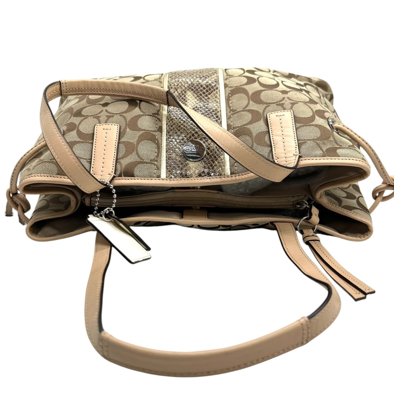 コーチ COACH シグネチャー ストライプ キャリーオール F27363 トートバッグ ショルダーバッグ 肩掛け キャンバス レザー ベージュ カーキ アイボリー 3室構造 A4収納可 レディース 鞄 カバン s18