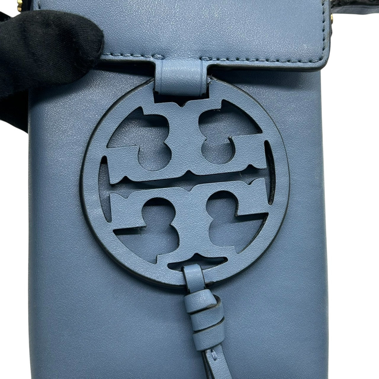 美品 トリーバーチ TORY BURCH ミラー Miller フォンクロスボディ スマホショルダー バッグ ポーチ レザー 本革 ブルー 水色 デカロゴ 斜め掛け ポシェット ミニバッグ サコッシュ レディース 鞄 カバン 軽量 コンパクト s34