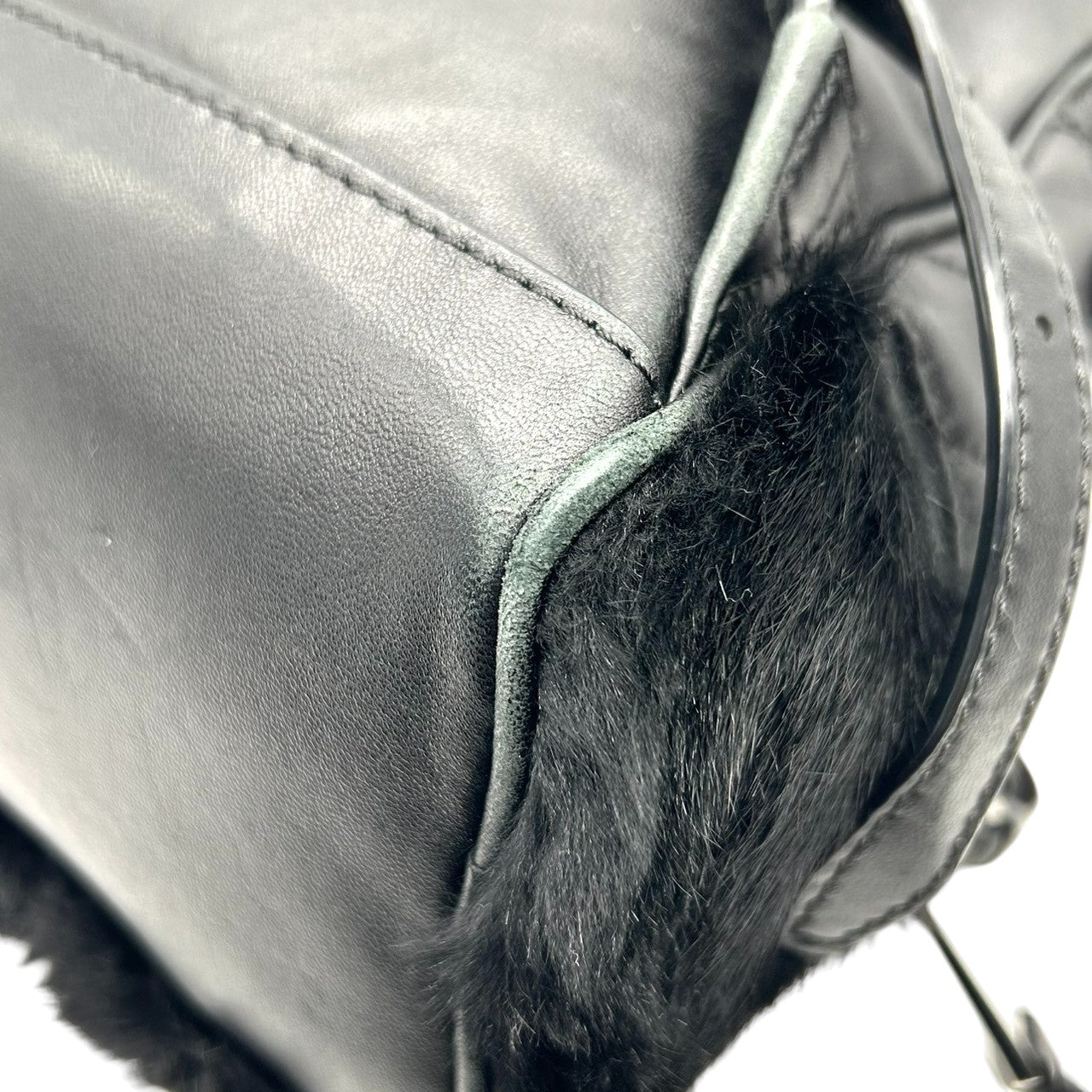 美品 マイケルコース MICHAEL KORS リア Rhea リュック バックパック ミニリュック デイパック キルティング レザー 本革 ファー 異素材 ブラック 黒 シルバー金具 チェーン レディース 小さめ コンパクト エレガント 鞄 カバン T