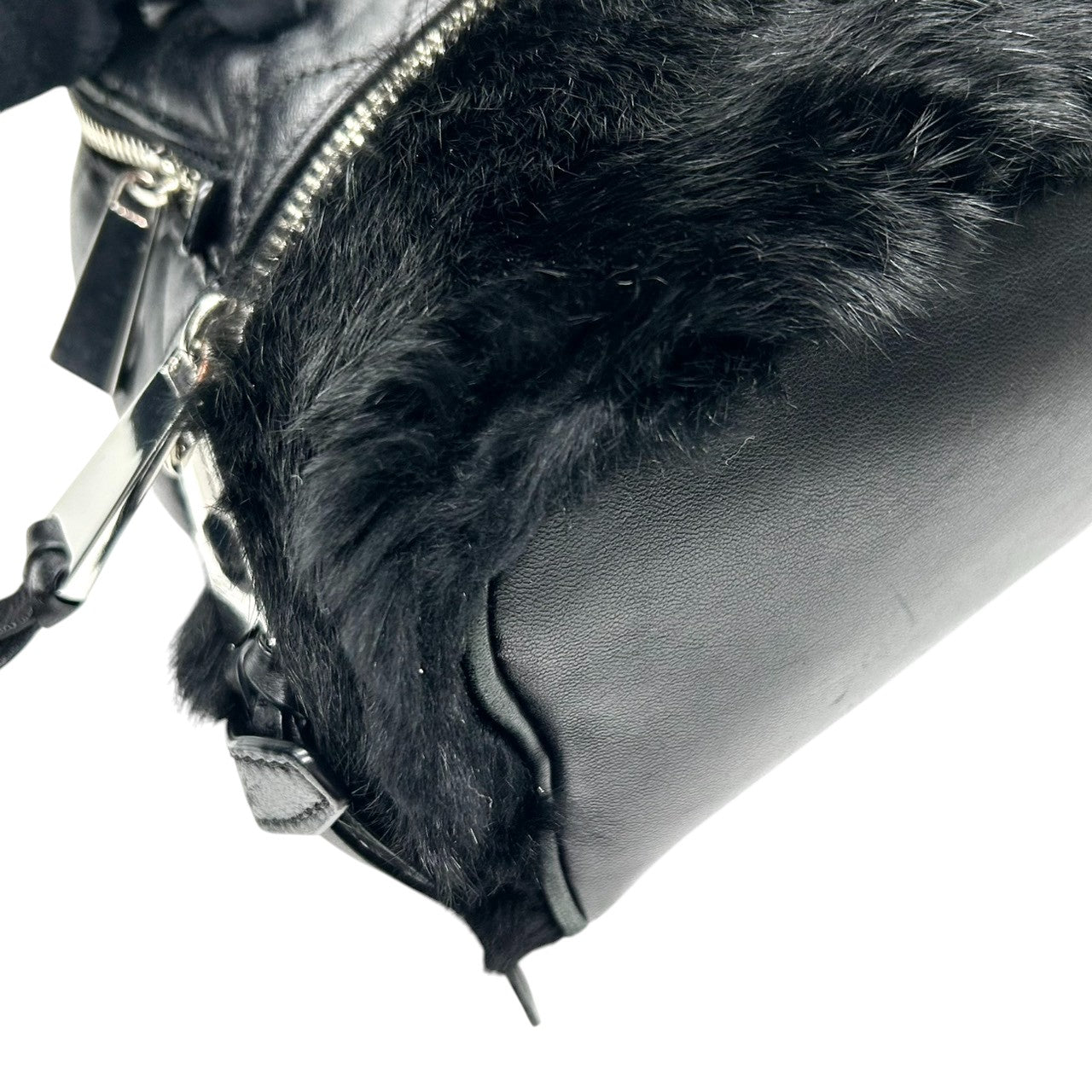 美品 マイケルコース MICHAEL KORS リア Rhea リュック バックパック ミニリュック デイパック キルティング レザー 本革 ファー 異素材 ブラック 黒 シルバー金具 チェーン レディース 小さめ コンパクト エレガント 鞄 カバン T