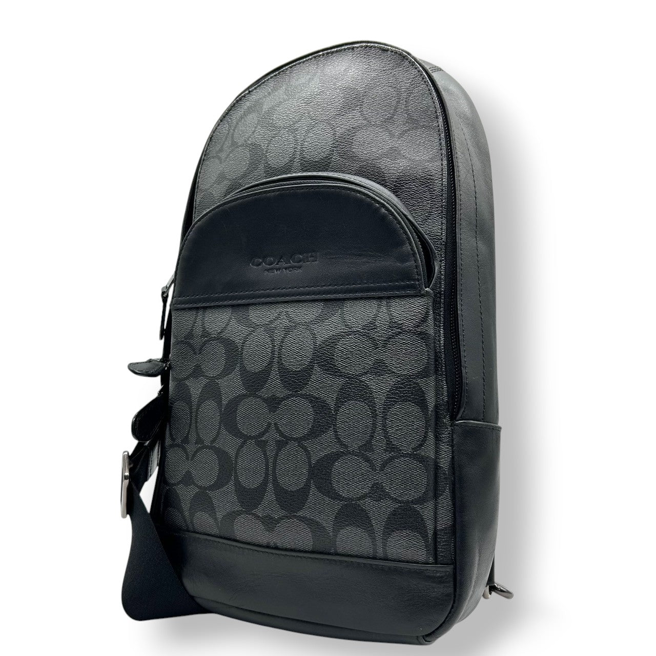 美品 コーチ COACH ボディバッグ スリングバッグ F39942 シグネチャー PVC レザー 本革 チャコール グレー ブラック 黒 斜め掛け クロスボディ メンズ 男性 スタイリッシュ クール 休日 旅行 鞄 カバン s61