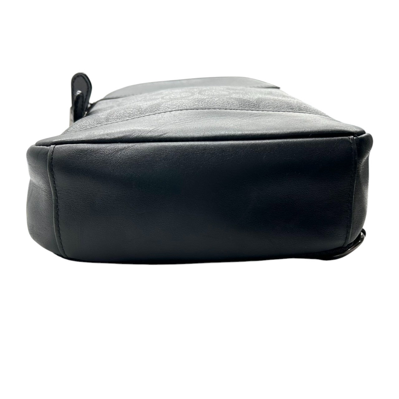 美品 コーチ COACH ボディバッグ スリングバッグ F39942 シグネチャー PVC レザー 本革 チャコール グレー ブラック 黒 斜め掛け クロスボディ メンズ 男性 スタイリッシュ クール 休日 旅行 鞄 カバン s61