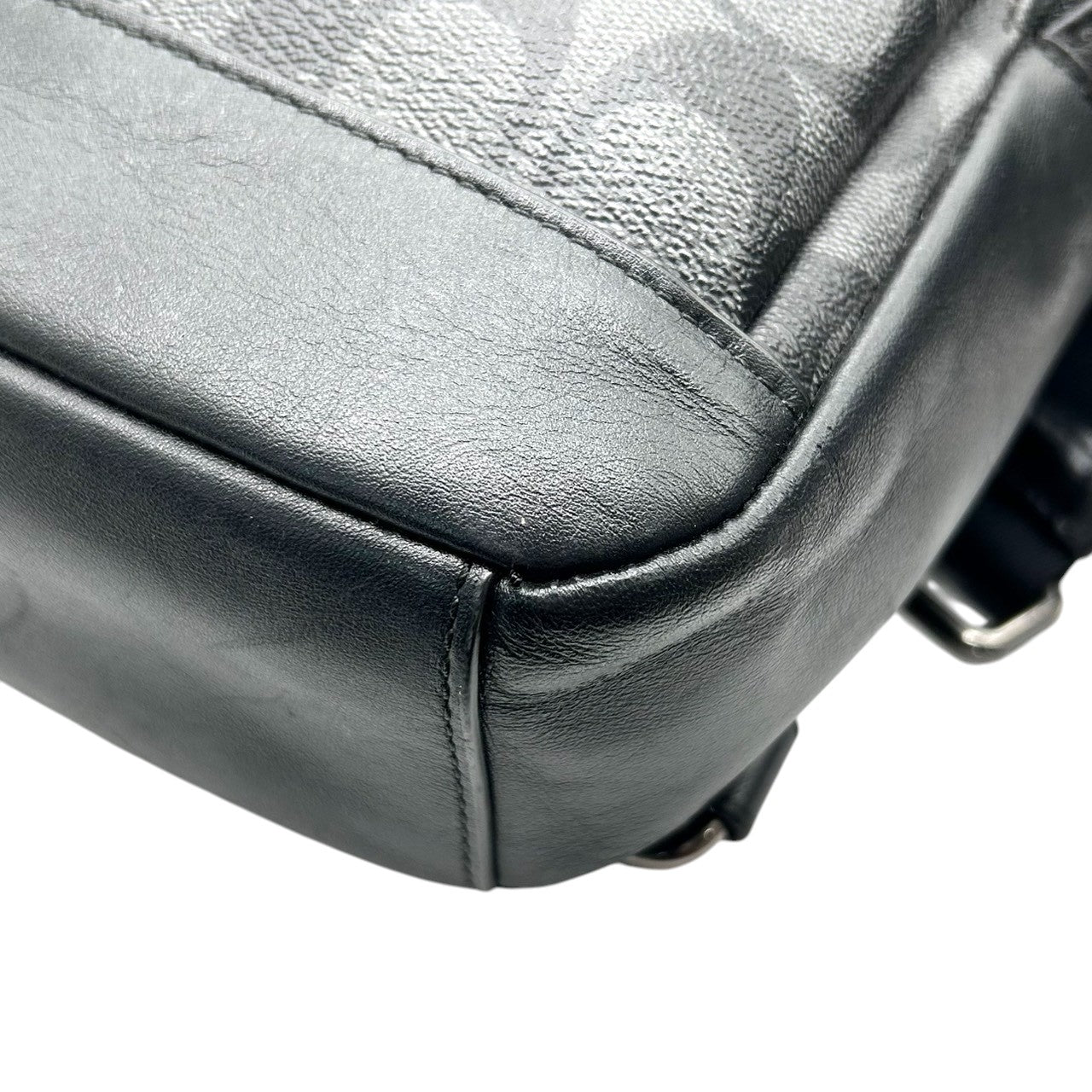 美品 コーチ COACH ボディバッグ スリングバッグ F39942 シグネチャー PVC レザー 本革 チャコール グレー ブラック 黒 斜め掛け クロスボディ メンズ 男性 スタイリッシュ クール 休日 旅行 鞄 カバン s61