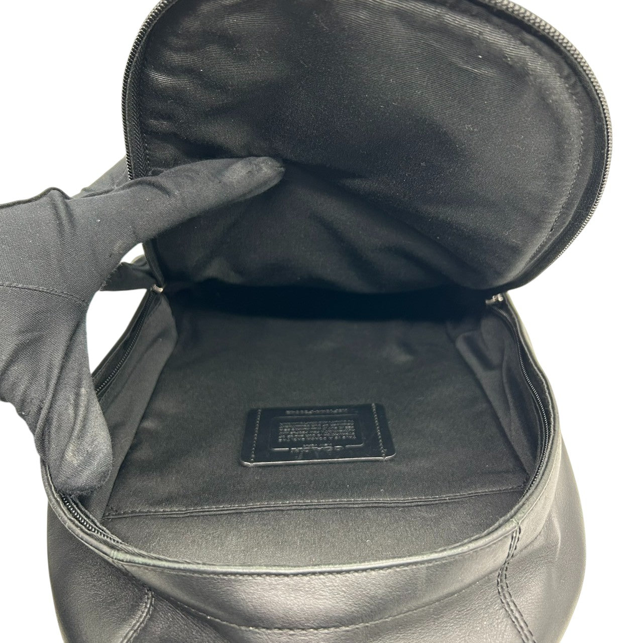 美品 コーチ COACH ボディバッグ スリングバッグ F39942 シグネチャー PVC レザー 本革 チャコール グレー ブラック 黒 斜め掛け クロスボディ メンズ 男性 スタイリッシュ クール 休日 旅行 鞄 カバン s61