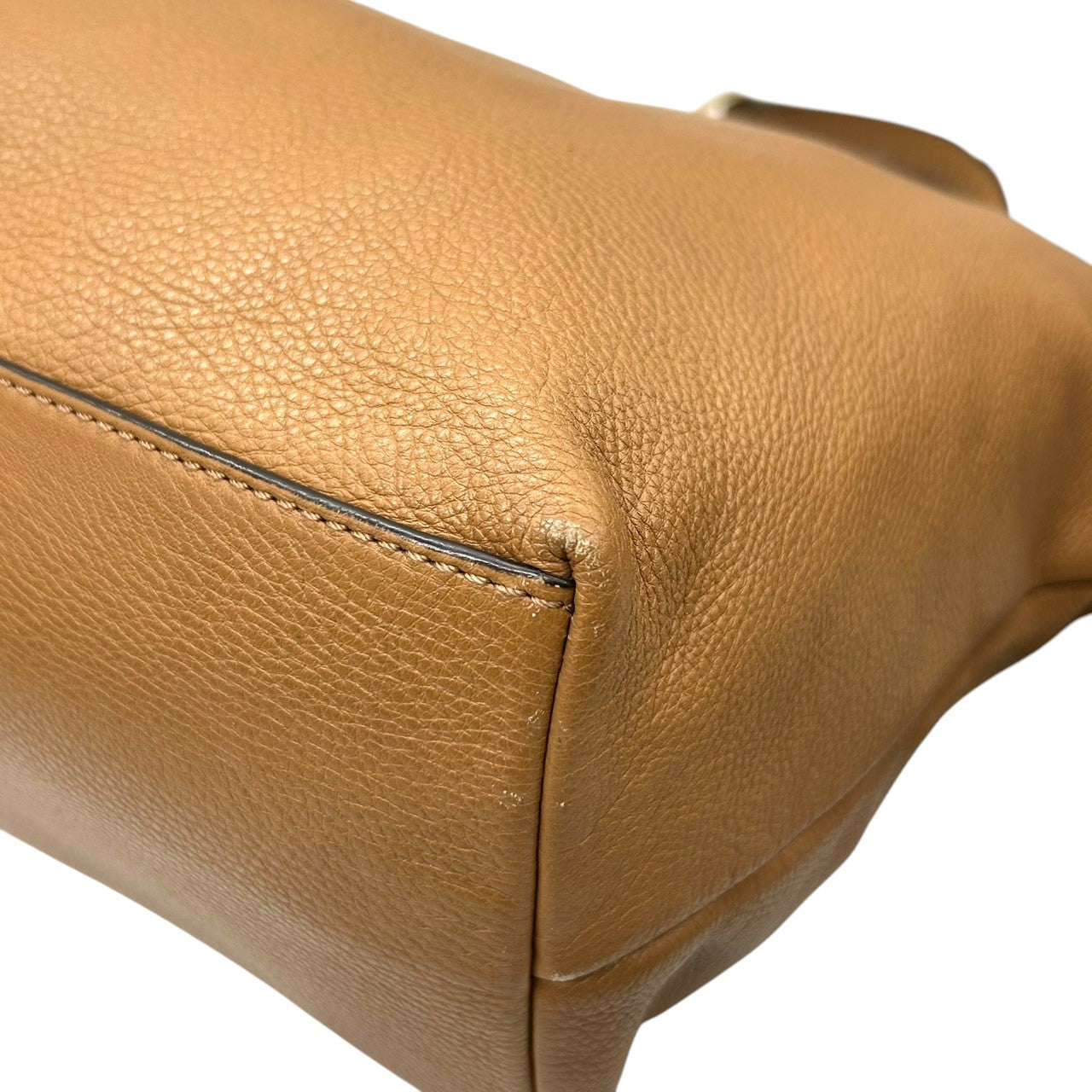 美品 トリーバーチ TORY BURCH マリオン Marion トートバッグ チェーン レザー 本革 シュリンクレザー ベージュ キャメル 編み込み ステッチ A4収納可 ワンショルダー ゴールド金具 ロゴ レディース 通勤 通学 鞄 カバン s61