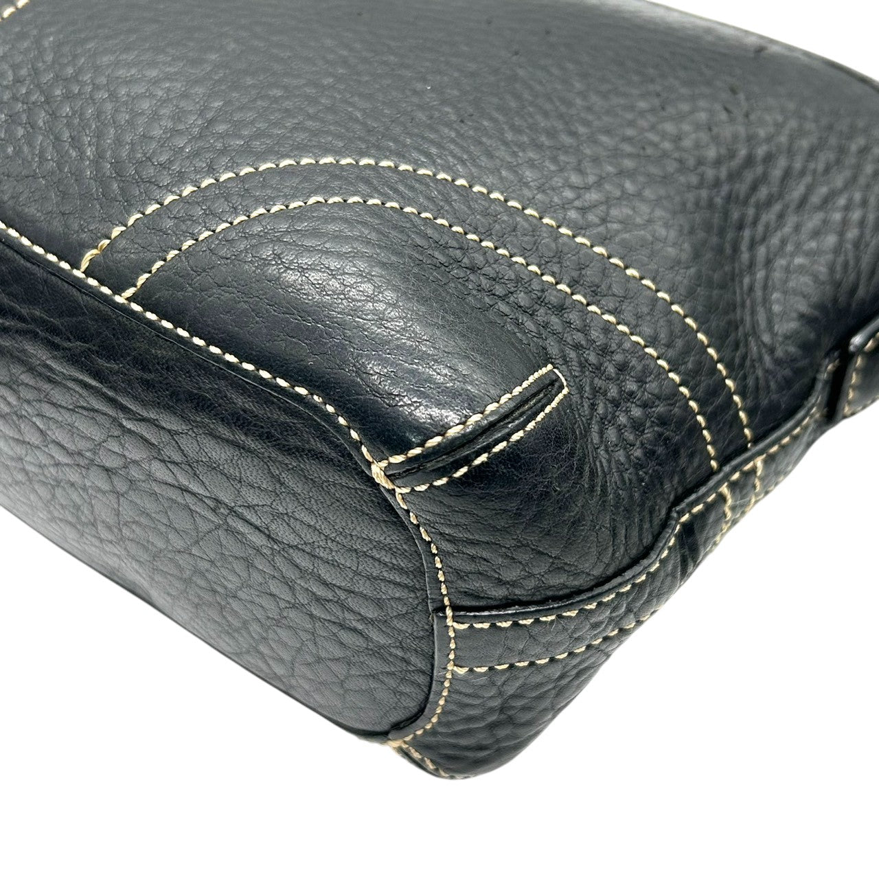 美品 コーチ COACH レガシー 10559 ショルダーバッグ 斜め掛け可 レザー 本革 ブラック 黒 ホワイトステッチ タッセル フリンジ ブラス 真鍮 アンティークゴールド レディース 肩掛け カジュアル シンプル 上品 鞄 カバン 通勤 通学 V