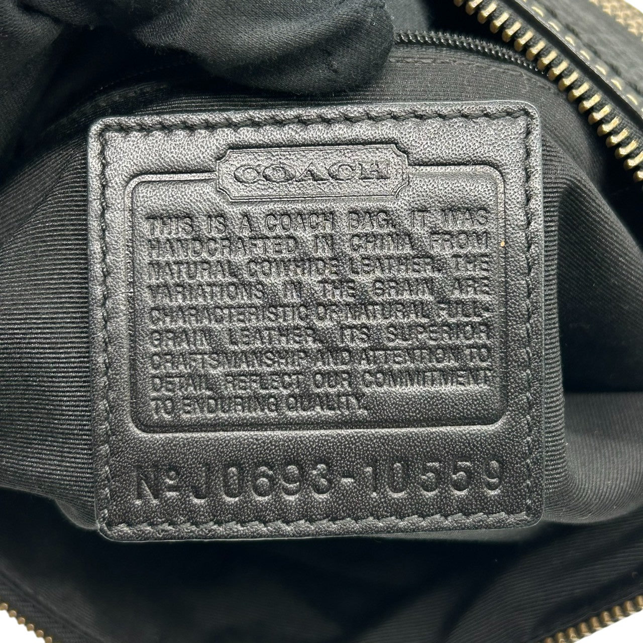 美品 コーチ COACH レガシー 10559 ショルダーバッグ 斜め掛け可 レザー 本革 ブラック 黒 ホワイトステッチ タッセル フリンジ ブラス 真鍮 アンティークゴールド レディース 肩掛け カジュアル シンプル 上品 鞄 カバン 通勤 通学 V