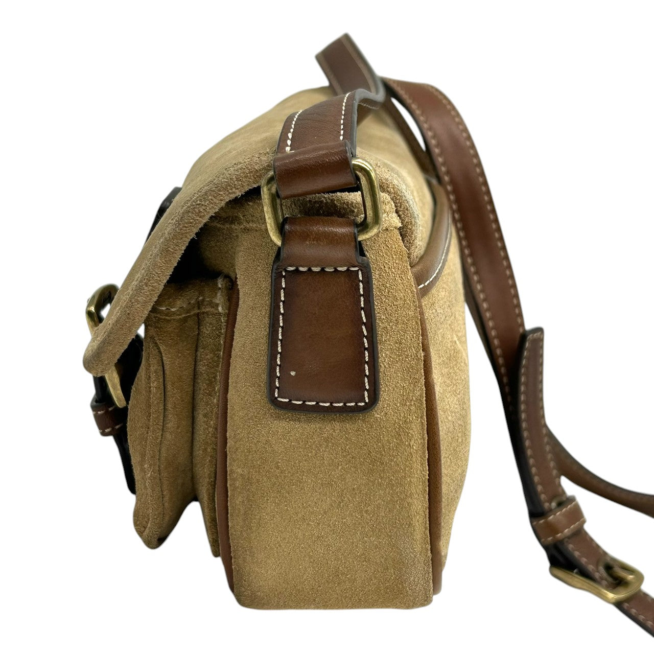 美品 コーチ COACH 9358 スウェード レザー ショルダーバッグ ポシェット 斜め掛け可 クロスボディ ベージュ キャメル ブラウン 茶 ダブルバックル ベルトデザイン エンボスロゴ ポケット レディース カジュアル お出かけ 鞄 カバン s88