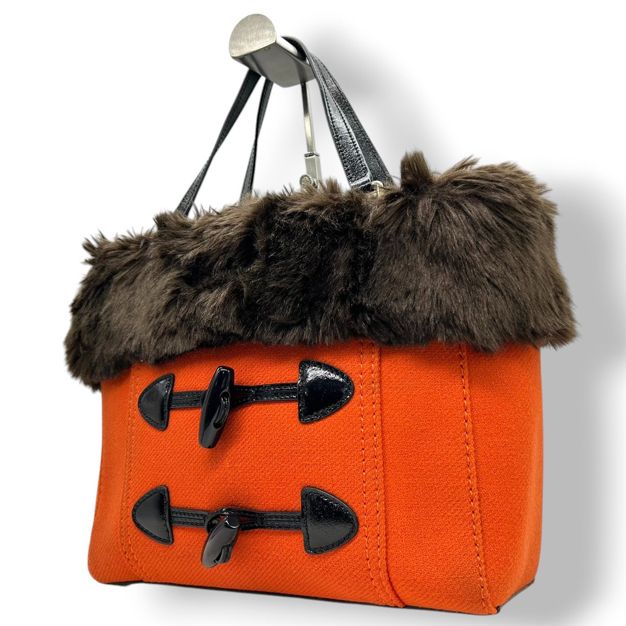 美品 ケイトスペード kate spade ハンドバッグ トートバッグ ダッフルコート風 トグルボタン ファー キャンバス オレンジ ブラウン 茶色 自立可 レディース 秋冬 お出かけ デート カジュアル 個性的 保存袋付 s78