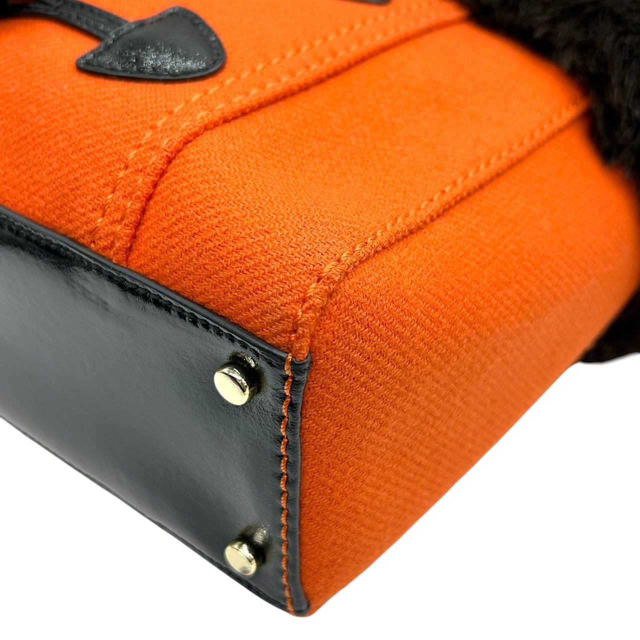 美品 ケイトスペード kate spade ハンドバッグ トートバッグ ダッフルコート風 トグルボタン ファー キャンバス オレンジ ブラウン 茶色 自立可 レディース 秋冬 お出かけ デート カジュアル 個性的 保存袋付 s78