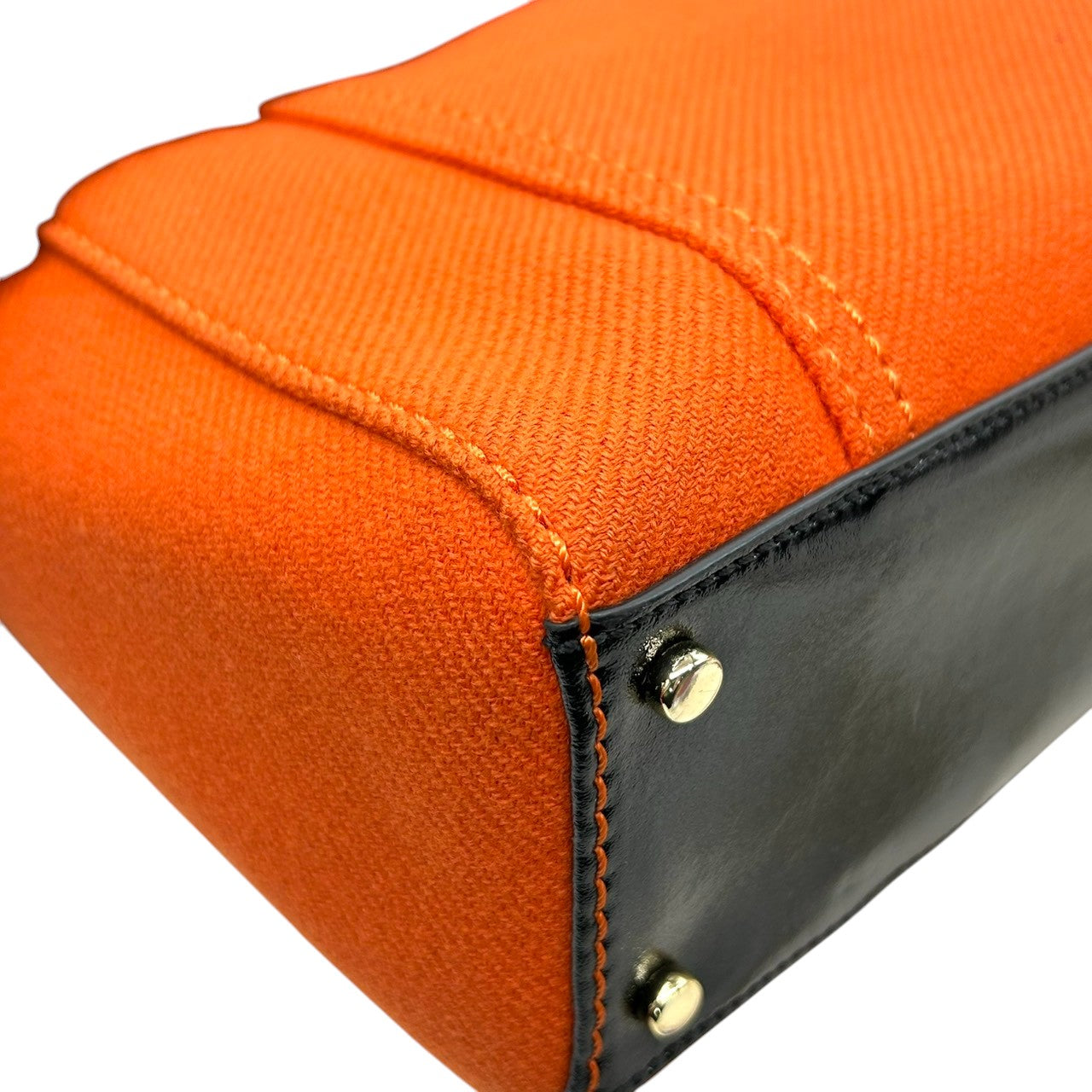 美品 ケイトスペード kate spade ハンドバッグ トートバッグ ダッフルコート風 トグルボタン ファー キャンバス オレンジ ブラウン 茶色 自立可 レディース 秋冬 お出かけ デート カジュアル 個性的 保存袋付 s78