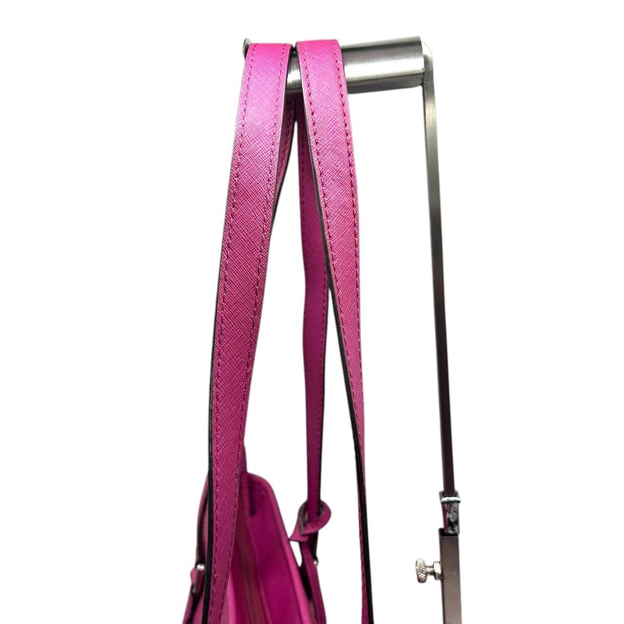 【美品】マイケルコース MICHAEL KORS トートバッグ ワンショルダー 肩掛け A4収納可 自立可 PVC サフィアーノ調 パープル ピンク マゼンタ 紫 シルバー金具 MKチャーム ロゴ 通勤 通学 レディース 鞄 ビジネス エレガント s87