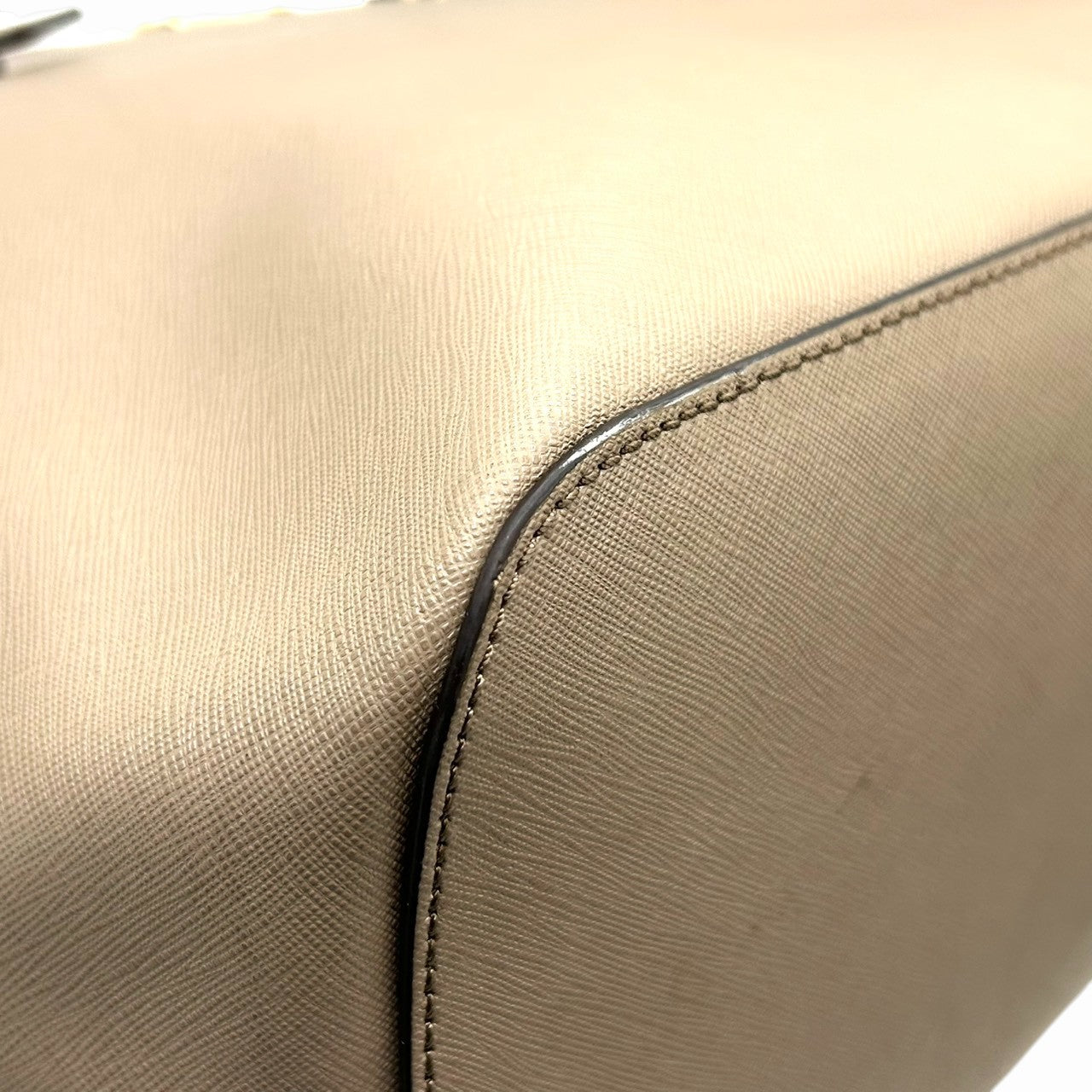 美品 マイケルコース MICHAEL KORS トートバッグ ショルダーバッグ ジェットセット トラベル A4収納可 自立可 ワンショルダー 大容量 PVC レザー ベージュ グレージュ ゴールド金具 ロゴプレート レディース 通勤 通学 鞄 カバン s87