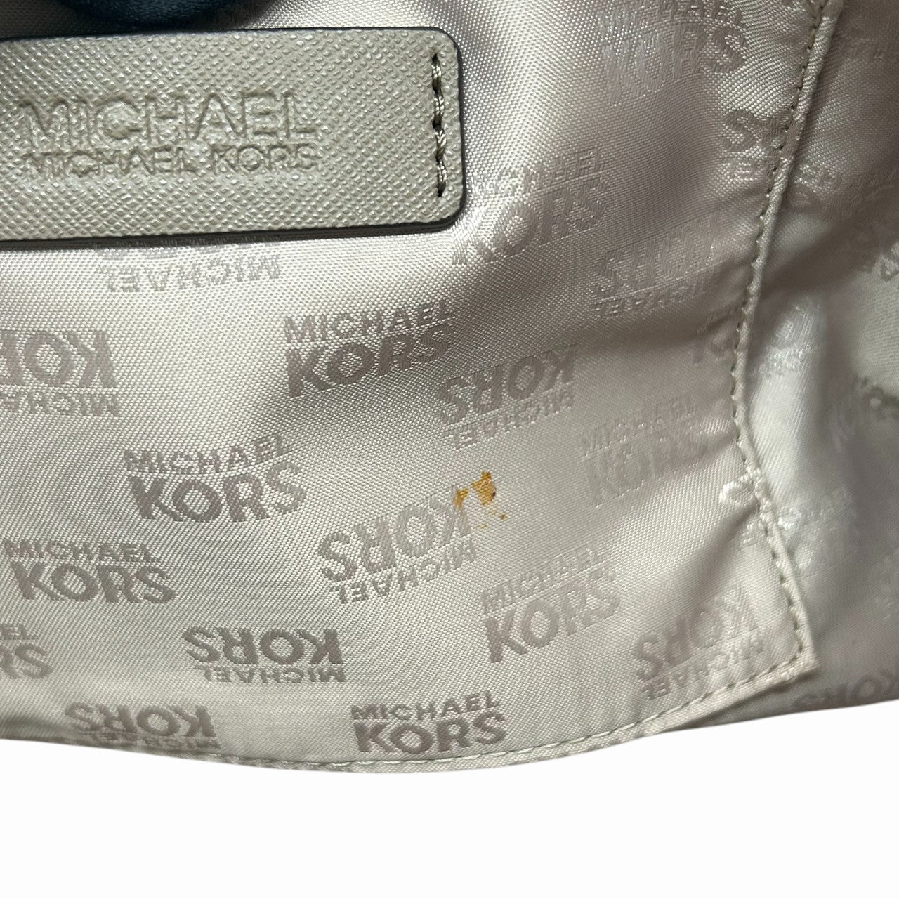 美品 マイケルコース MICHAEL KORS トートバッグ ショルダーバッグ ジェットセット トラベル A4収納可 自立可 ワンショルダー 大容量 PVC レザー ベージュ グレージュ ゴールド金具 ロゴプレート レディース 通勤 通学 鞄 カバン s87