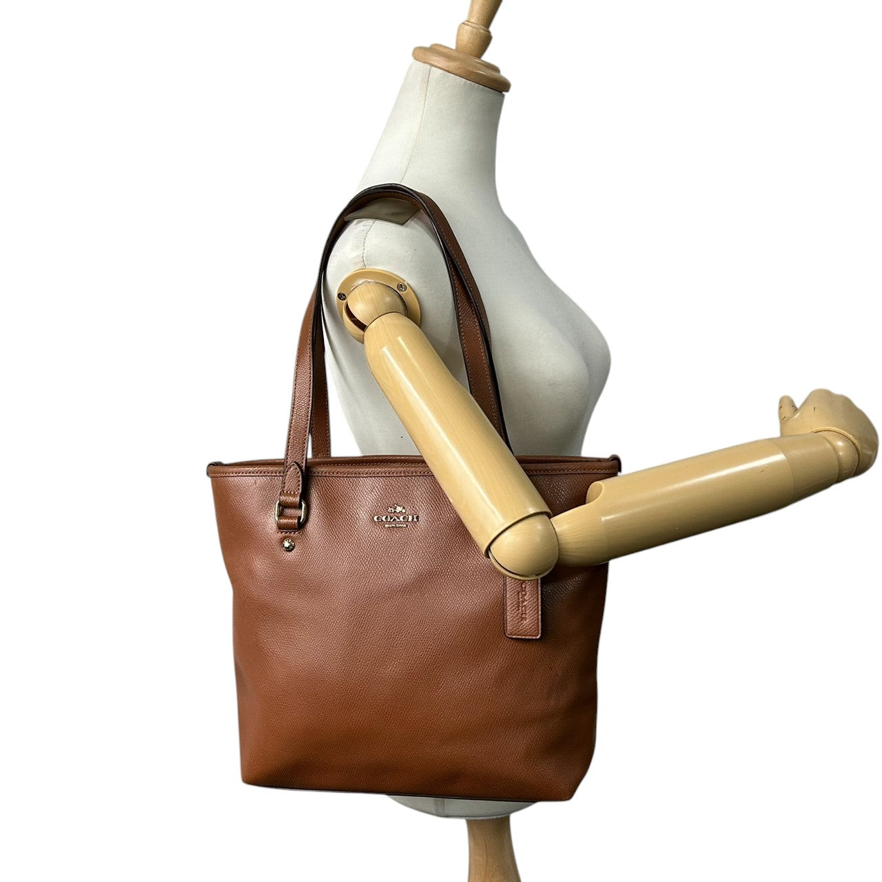 コーチ COACH トートバッグ ハンドバッグ F36632 クロスグレイン レザー 本革 ブラウン サドル 茶色 肩掛け ワンショルダー ロゴチャーム ジップトップ レディース デイリー カジュアル 通勤 通学 お出かけ 鞄 カバン s86