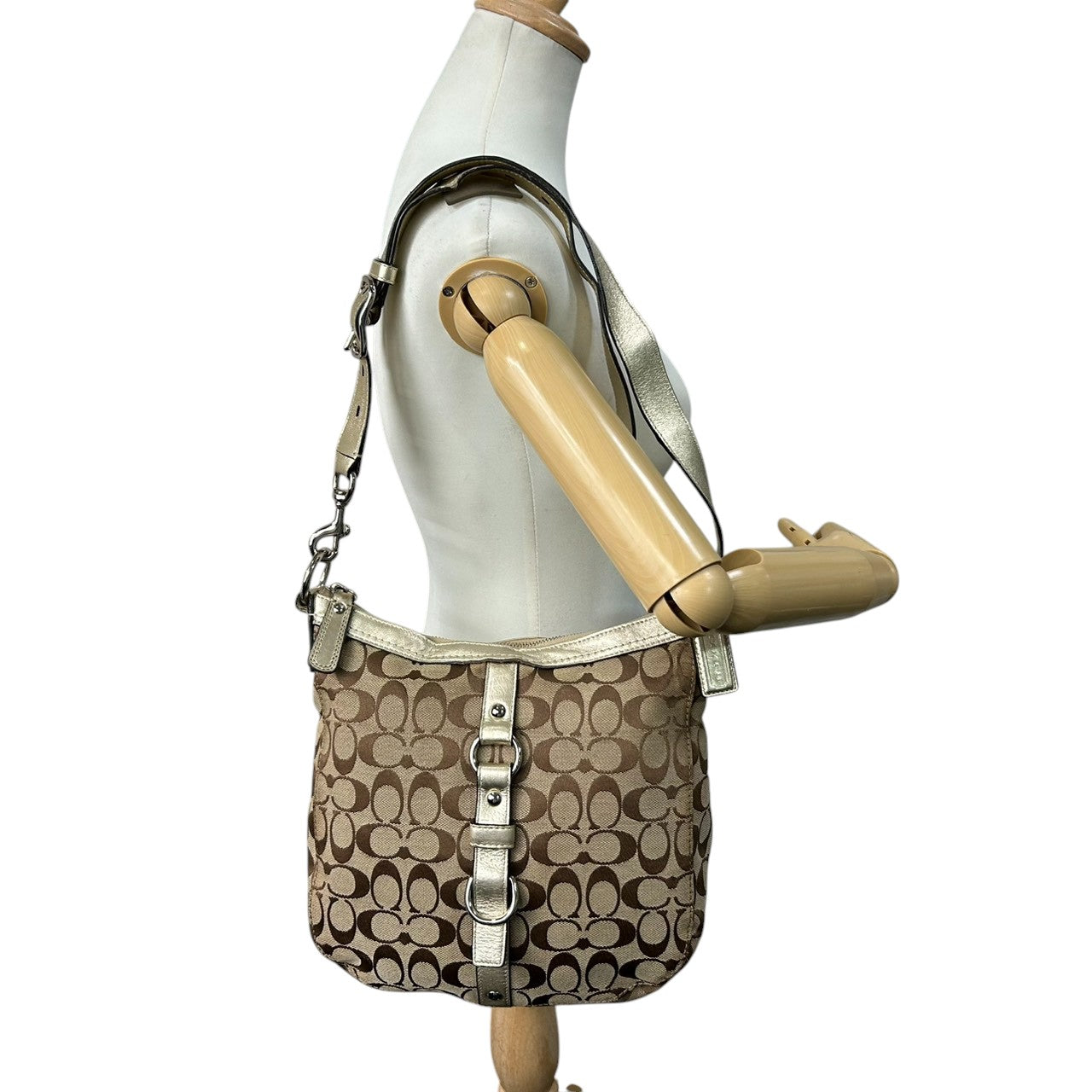 コーチ COACH ショルダーバッグ ハンドバッグ 2WAY シグネチャー F14446 キャンバス レザー 本革 ベージュ ゴールド 斜め掛け ワンショルダー 肩掛け ベルトデザイン レディース 鞄 カバン カジュアル デイリーユース 多機能 s84