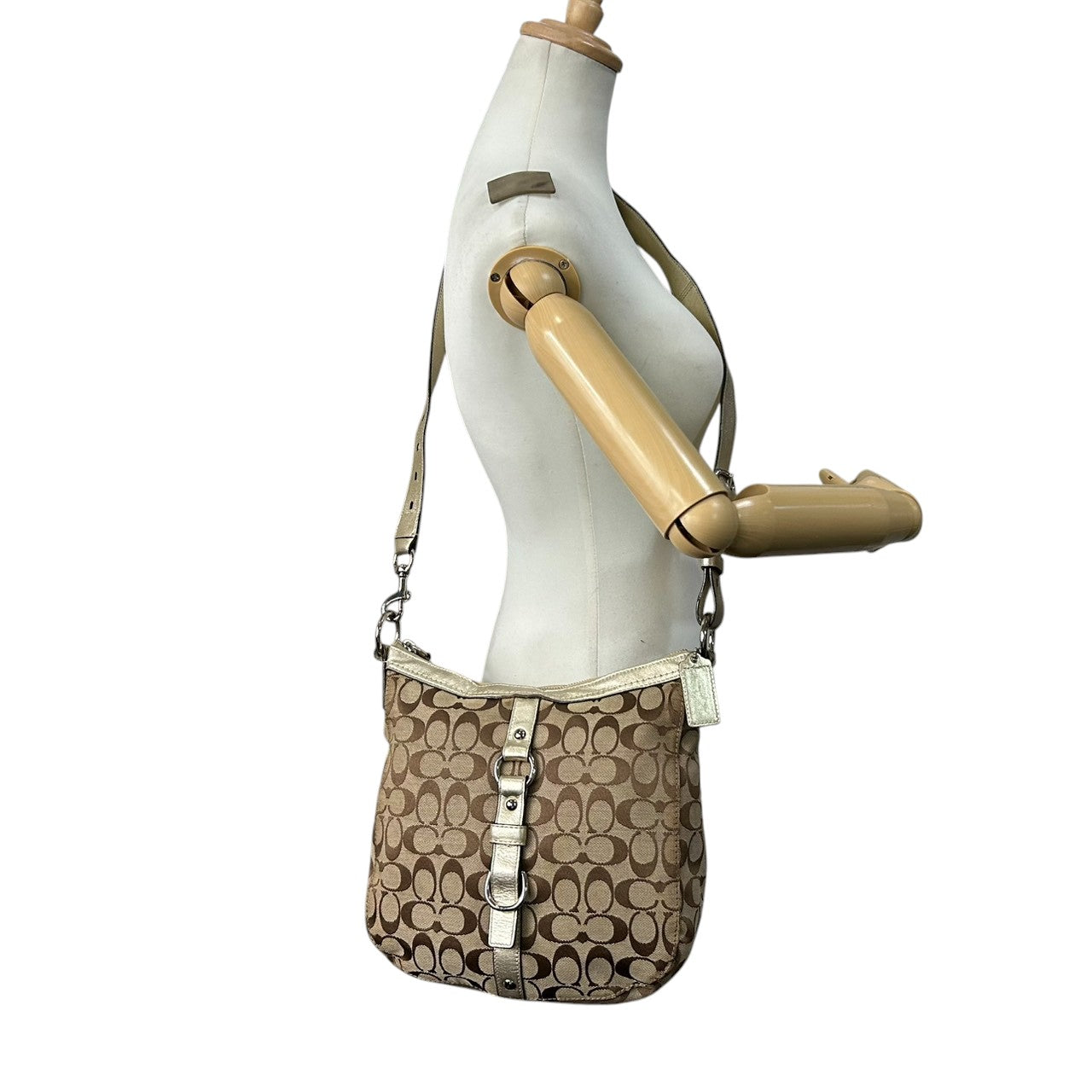 コーチ COACH ショルダーバッグ ハンドバッグ 2WAY シグネチャー F14446 キャンバス レザー 本革 ベージュ ゴールド 斜め掛け ワンショルダー 肩掛け ベルトデザイン レディース 鞄 カバン カジュアル デイリーユース 多機能 s84