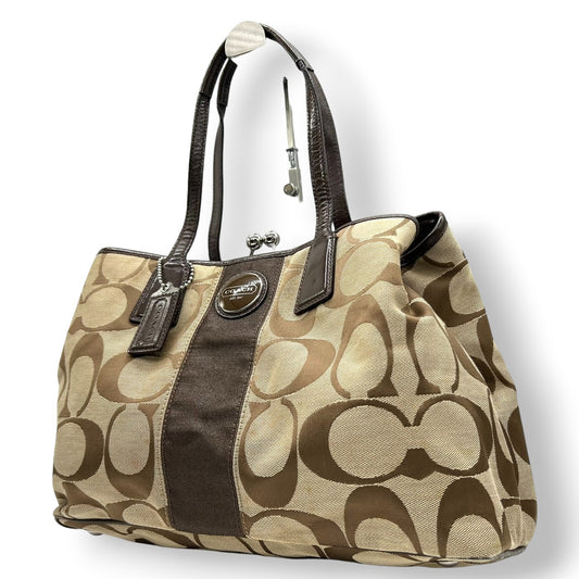 コーチ COACH パーカー シグネチャー トートバッグ ハンドバッグ キャリーオール F13533 キャンバス レザー 本革 ベージュ ブラウン 茶色 ガマ口 キスロック 3室構造 肩掛け ワンショルダー レディース 鞄 カバン 通勤 カジュアル s81