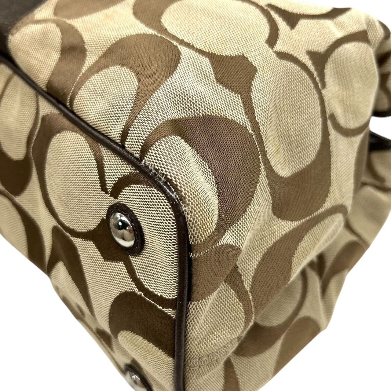 コーチ COACH パーカー シグネチャー トートバッグ ハンドバッグ キャリーオール F13533 キャンバス レザー 本革 ベージュ ブラウン 茶色 ガマ口 キスロック 3室構造 肩掛け ワンショルダー レディース 鞄 カバン 通勤 カジュアル s81