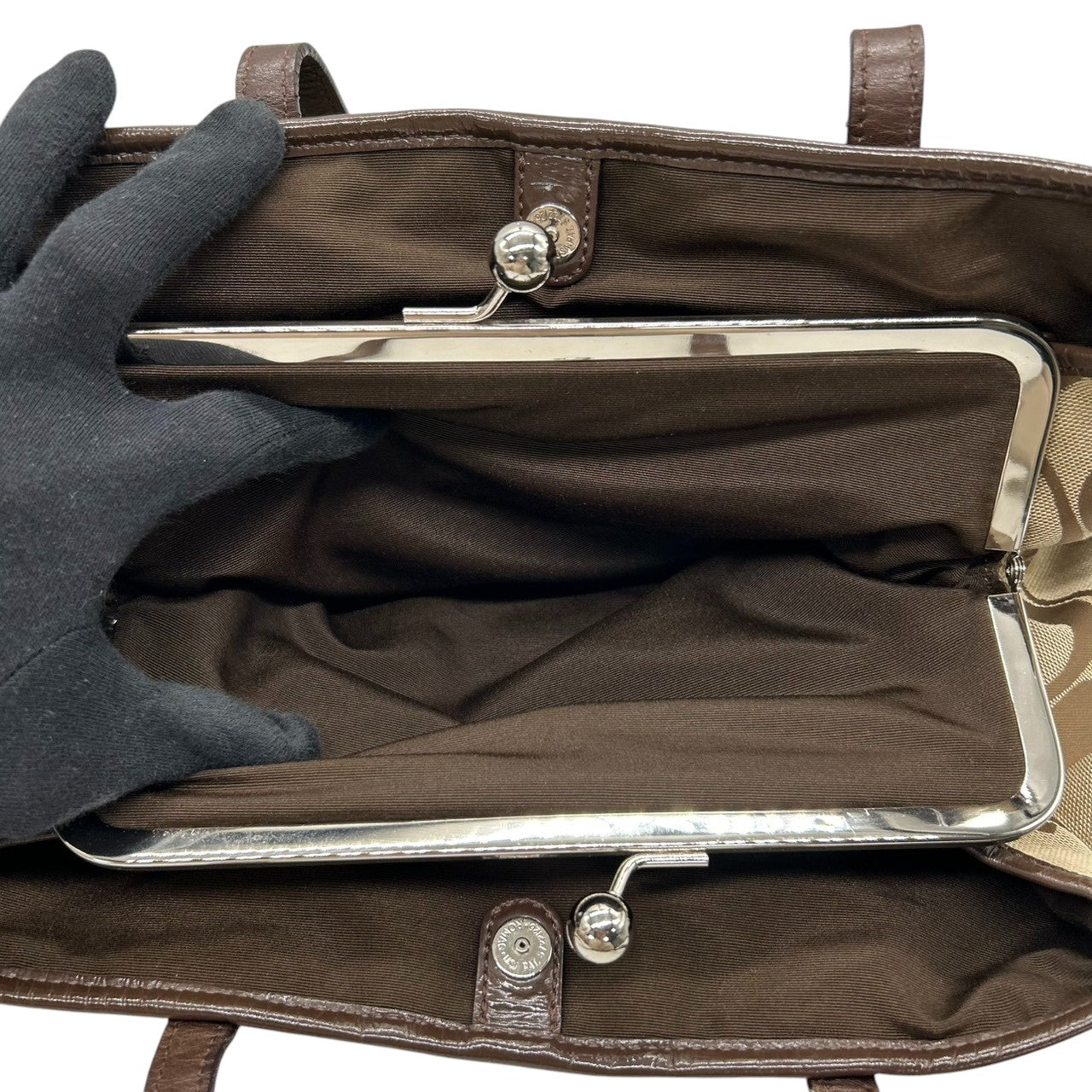 コーチ COACH パーカー シグネチャー トートバッグ ハンドバッグ キャリーオール F13533 キャンバス レザー 本革 ベージュ ブラウン 茶色 ガマ口 キスロック 3室構造 肩掛け ワンショルダー レディース 鞄 カバン 通勤 カジュアル s81