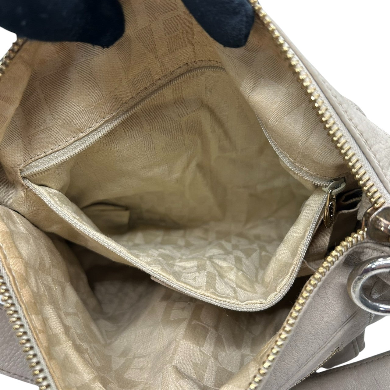 フルラ FURLA ハンドバッグ ミニボストン レザー 本革 ベージュ グレージュ ゴールド金具 チェーン ロゴプレート チャーム付き エレガント クラシック 上品 レディース 鞄 カバン イタリア製 U6