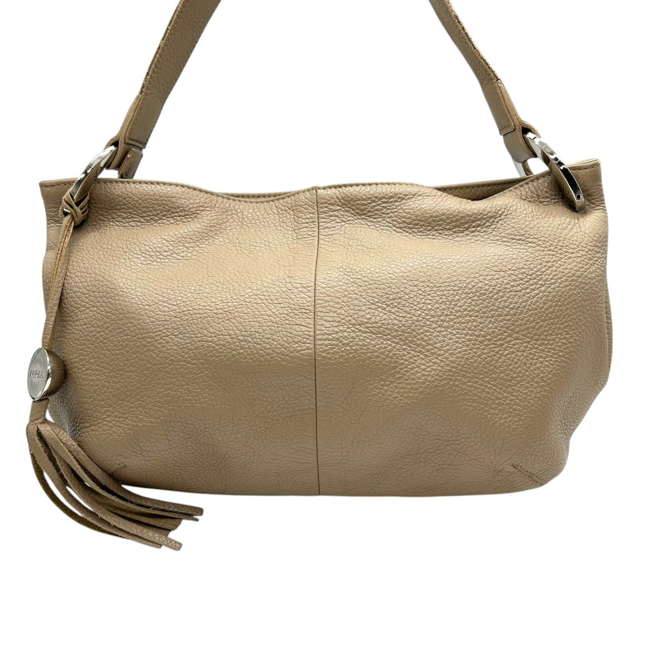 【美品】フルラ FURLA ワンショルダーバッグ ショルダーバッグ 肩掛け ハンド レザー 本革 シボ革 シュリンク ベージュ タッセル フリンジ チャーム シルバー金具 イタリア製 レディース カジュアル エレガント 通勤 通学 鞄 カバン U2