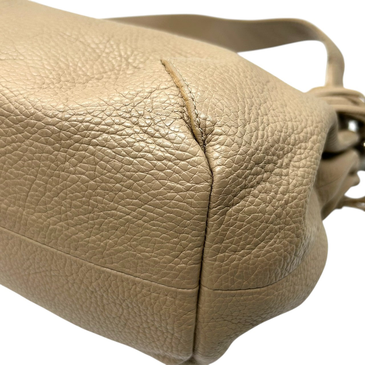 【美品】フルラ FURLA ワンショルダーバッグ ショルダーバッグ 肩掛け ハンド レザー 本革 シボ革 シュリンク ベージュ タッセル フリンジ チャーム シルバー金具 イタリア製 レディース カジュアル エレガント 通勤 通学 鞄 カバン U2