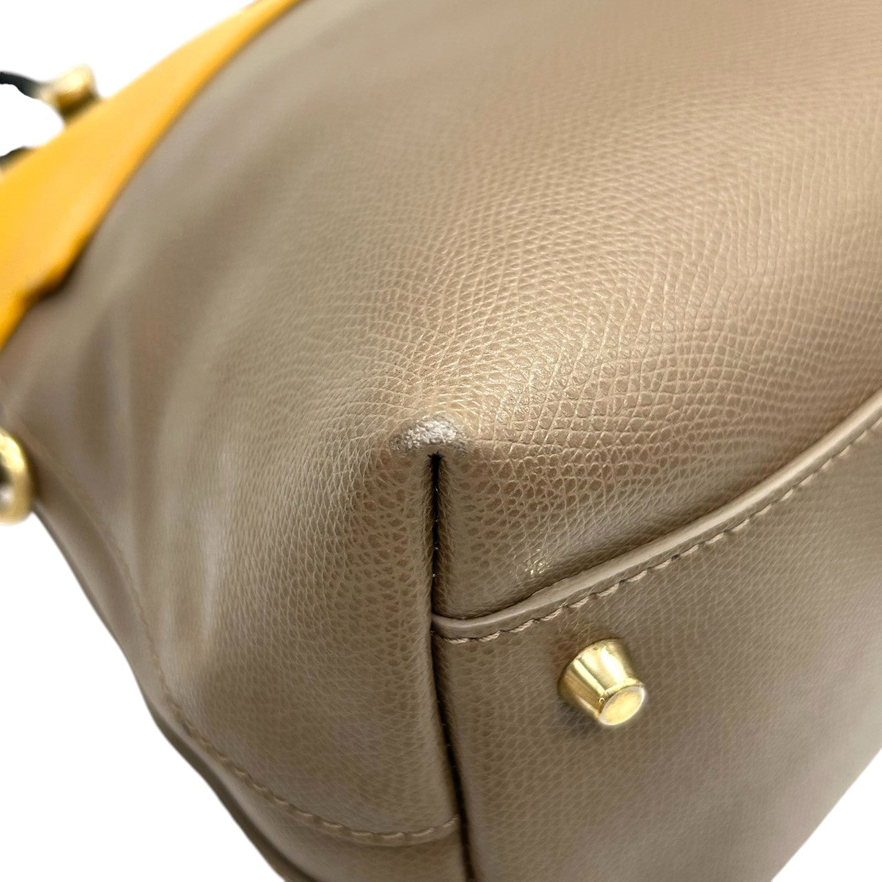 フルラ FURLA 2WAY ハンドバッグ ショルダーバッグ 斜め掛け レザー 本革 カラーブロック マルチカラー イエロー アイボリー ブラック ブラウン パドロック チャーム ゴールド金具 イタリア製 レディース 鞄 カバン レア 希少 デザイン s98