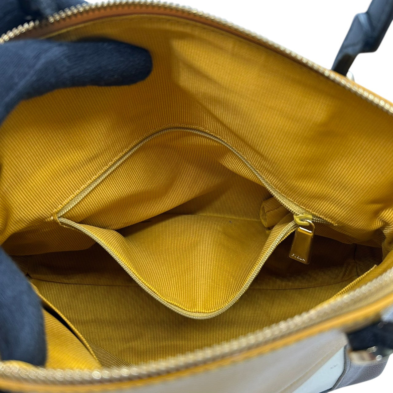 フルラ FURLA 2WAY ハンドバッグ ショルダーバッグ 斜め掛け レザー 本革 カラーブロック マルチカラー イエロー アイボリー ブラック ブラウン パドロック チャーム ゴールド金具 イタリア製 レディース 鞄 カバン レア 希少 デザイン s98