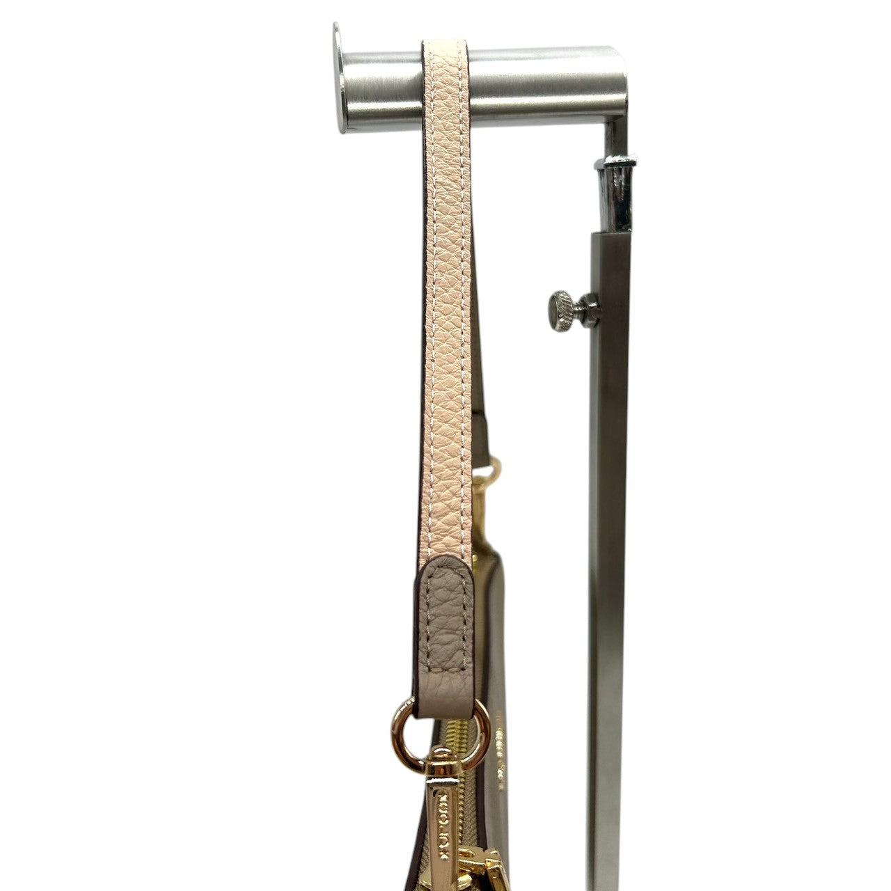 【美品】ココセリュックスゴールド COCOCELUX GOLD ハンドバッグ アクセサリーポーチ クラッチバッグ レザー 本革 シュリンクレザー グレージュ ベージュ ゴールド金具 ロゴ エレガント ラグジュアリー パーティー お出かけ レディース 鞄 s99