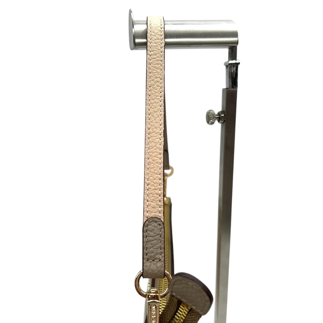 【美品】ココセリュックスゴールド COCOCELUX GOLD ハンドバッグ アクセサリーポーチ クラッチバッグ レザー 本革 シュリンクレザー グレージュ ベージュ ゴールド金具 ロゴ エレガント ラグジュアリー パーティー お出かけ レディース 鞄 s99