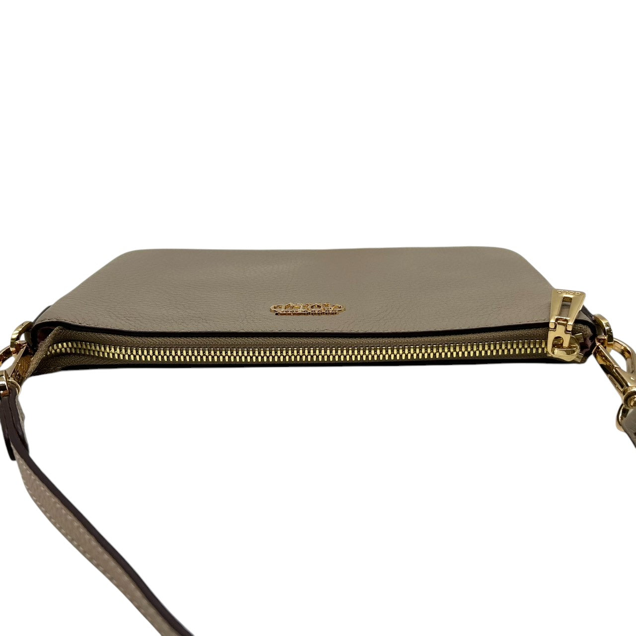 【美品】ココセリュックスゴールド COCOCELUX GOLD ハンドバッグ アクセサリーポーチ クラッチバッグ レザー 本革 シュリンクレザー グレージュ ベージュ ゴールド金具 ロゴ エレガント ラグジュアリー パーティー お出かけ レディース 鞄 s99