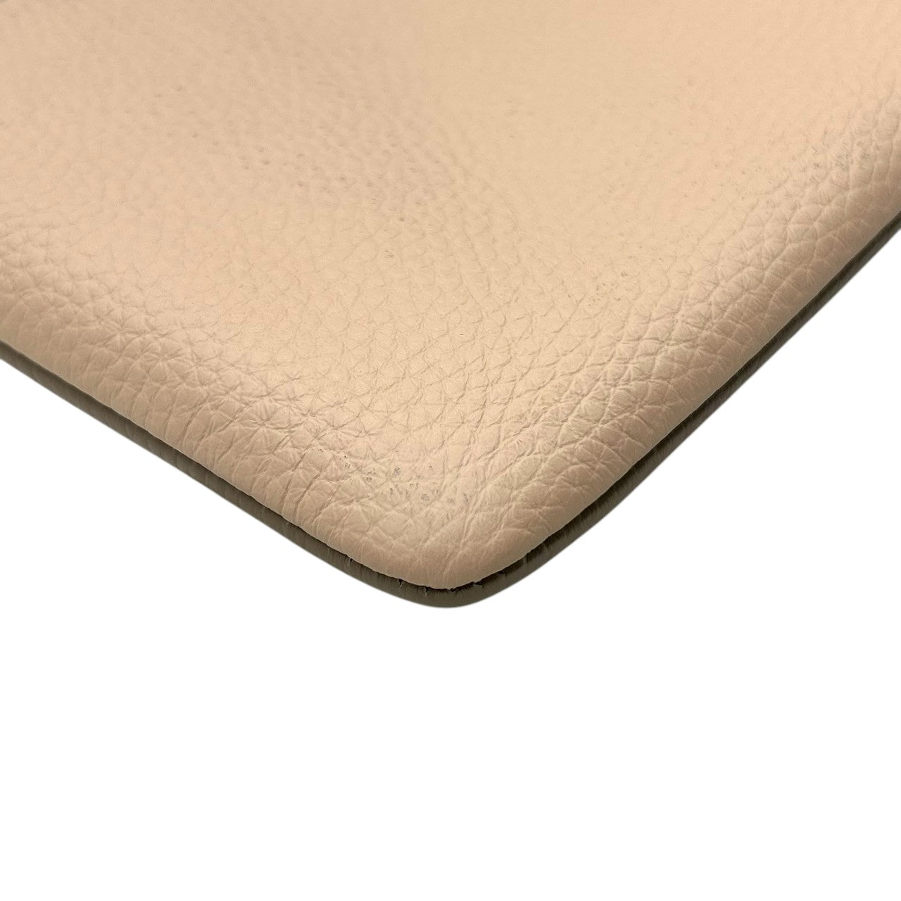 【美品】ココセリュックスゴールド COCOCELUX GOLD ハンドバッグ アクセサリーポーチ クラッチバッグ レザー 本革 シュリンクレザー グレージュ ベージュ ゴールド金具 ロゴ エレガント ラグジュアリー パーティー お出かけ レディース 鞄 s99