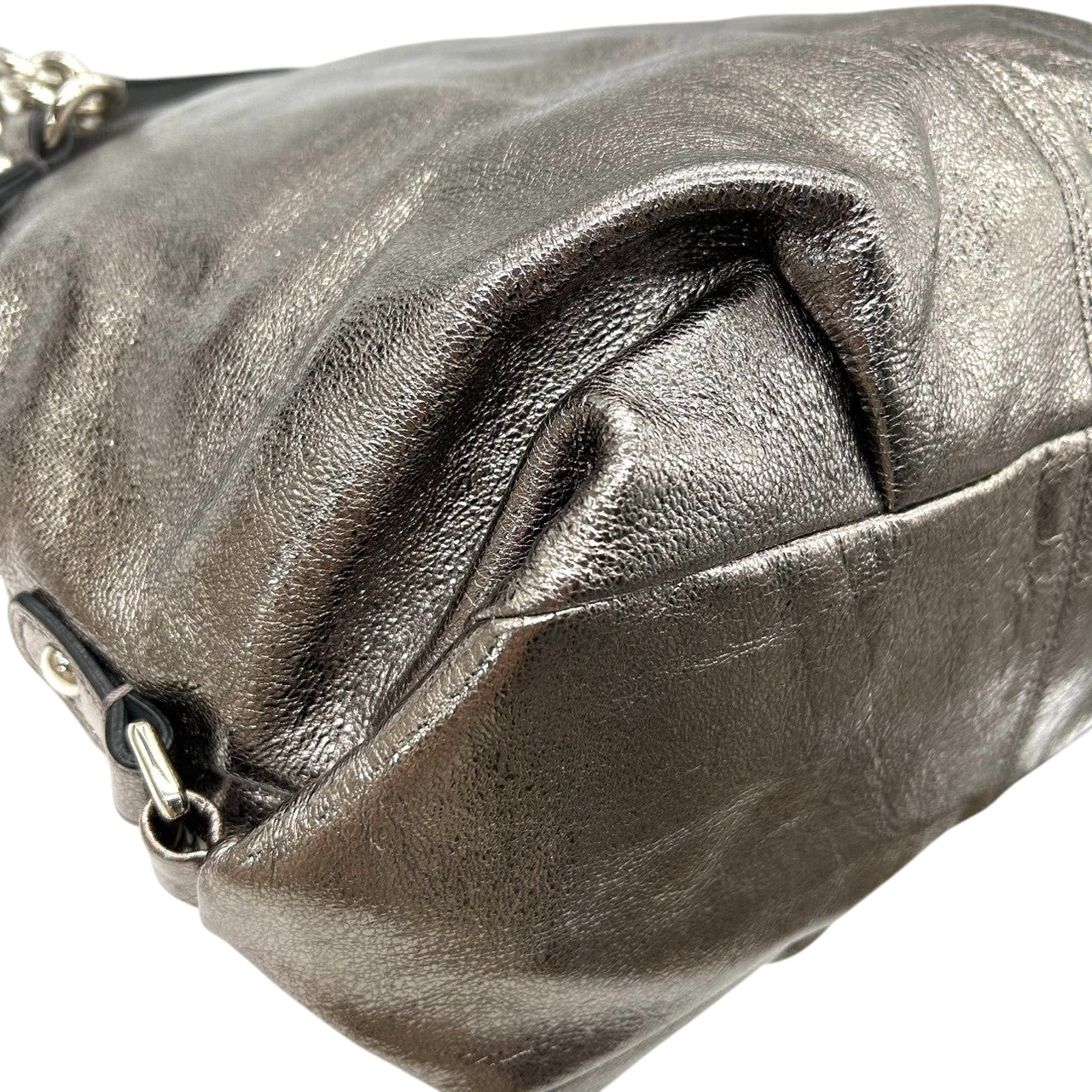 【美品】コーチ COACH アシュレイ メタリック レザー ホーボー ハンドバッグ 手提げ シルバー 銀 ガンメタル チェーン ギャザー ドレープ 本革 パーティー お出かけ ラグジュアリー エレガント レディース 鞄 カバン F17165 H1176 U3