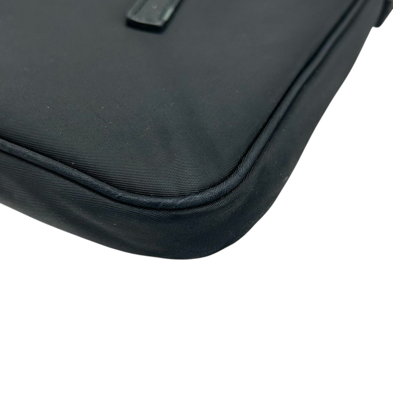 【美品】マークジェイコブス MARC JACOBS PCケース PCバッグ ブリーフケース 2WAY ショルダーバッグ ナイロン レザー ブラック 黒 ゴールドロゴ 軽量 薄型 スリム A4 ノートパソコン 通勤 通学 ビジネス 社外ストラップ付 U3