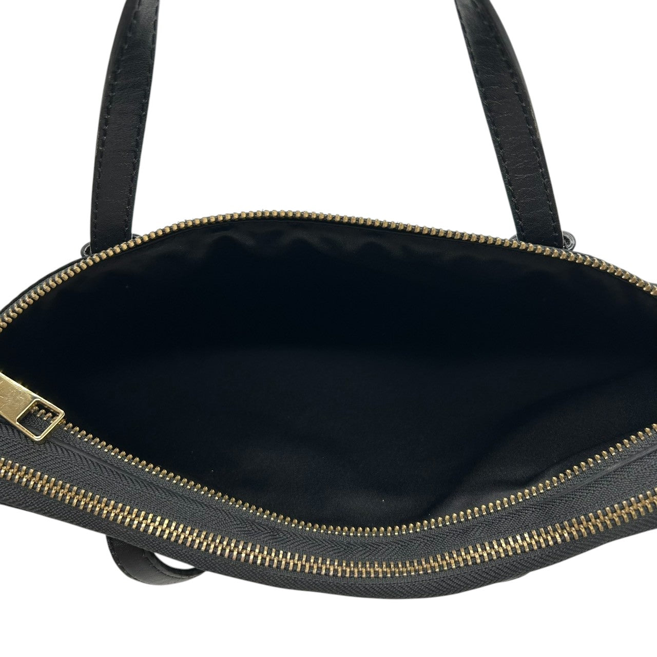 【美品】マークジェイコブス MARC JACOBS PCケース PCバッグ ブリーフケース 2WAY ショルダーバッグ ナイロン レザー ブラック 黒 ゴールドロゴ 軽量 薄型 スリム A4 ノートパソコン 通勤 通学 ビジネス 社外ストラップ付 U3