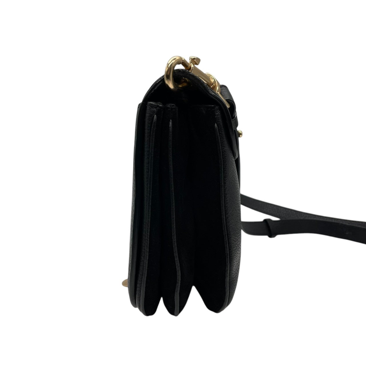 【美品】シーバイクロエ See By Chloe HANA ハナ ショルダーバッグ 斜め掛け ポシェット スエード レザー 異素材 ブラック 黒 ゴールド金具 リング 編み込み チャーム アコーディオン レディース 鞄 カバン K6