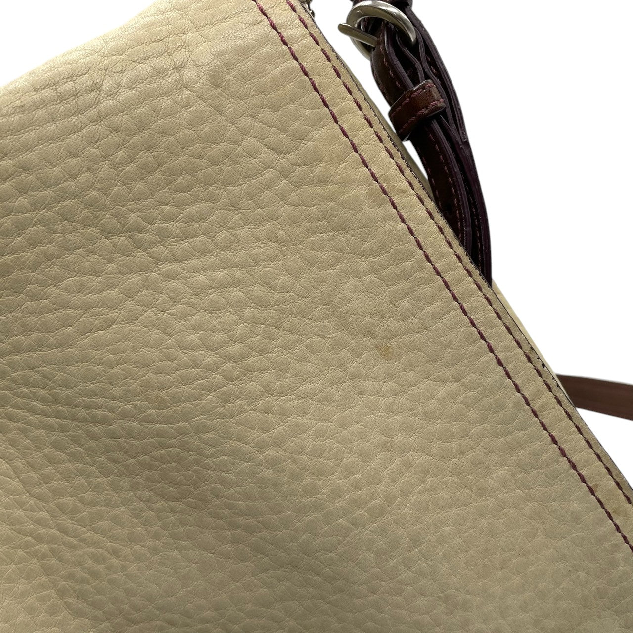 【良品】コーチ COACH シボ革 レザー ショルダーバッグ 斜め掛け クロスボディ アイボリー パープル ステッチ 本革 9382 ビンテージ クラシック レトロ カジュアル デイリー レディース 鞄 カバン U12