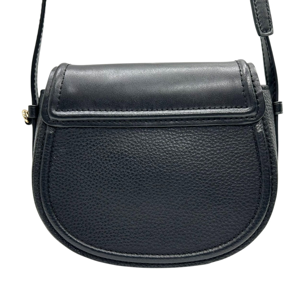 【美品】マイケルコース Michael Kors ショルダーバッグ 斜め掛け ポシェット サドルバッグ ハーフムーン レザー 本革 ブラック 黒 ゴールド金具 MKロゴ サークルロゴ コンパクト ミニバッグ レディース カジュアル お出かけ デート 鞄 s7