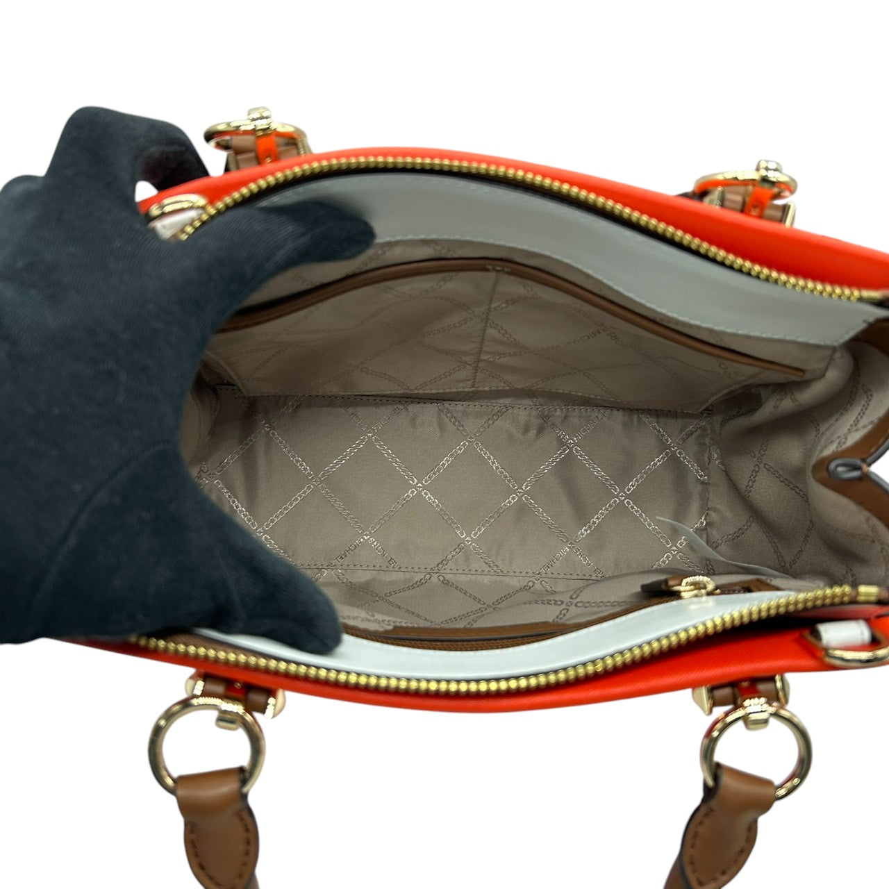 【未使用級】マイケルコース Michael Kors ハンドバッグ ショルダーバッグ 2WAY 斜め掛け PVC レザー バイカラー レッド 赤 ホワイト 白 ブラウン 茶色 ゴールド金具 自立可 レディース 鞄 カバン サッチェル トリコロール s7