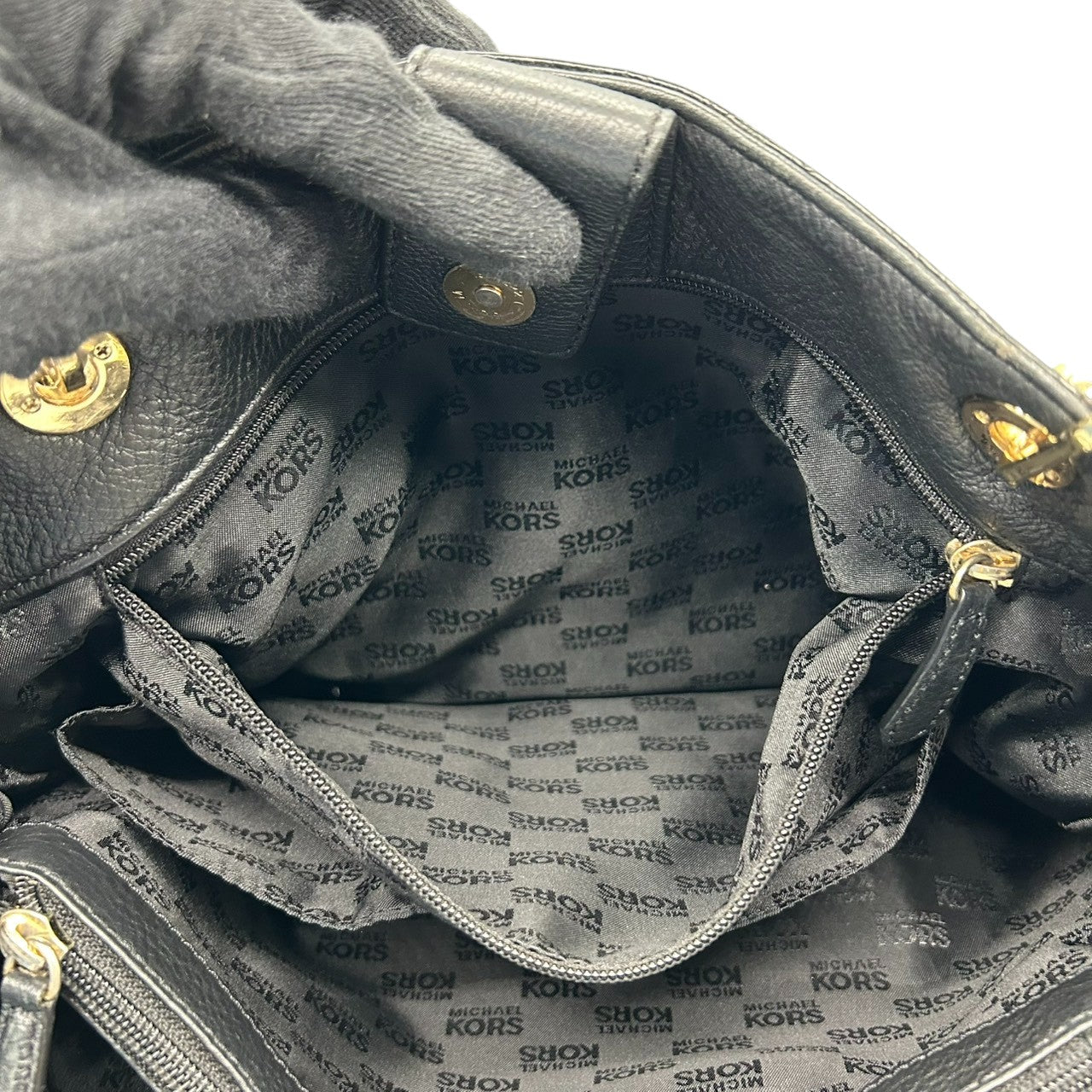 【美品】マイケルコース Michael Kors トートバッグ ショルダーバッグ 肩掛け チェーン レザー 本革 ブラック 黒 ゴールド金具 MKロゴ サークルロゴ A4収納可 大容量 エレガント 通勤 通学 ビジネス レディース 鞄 カバン s3
