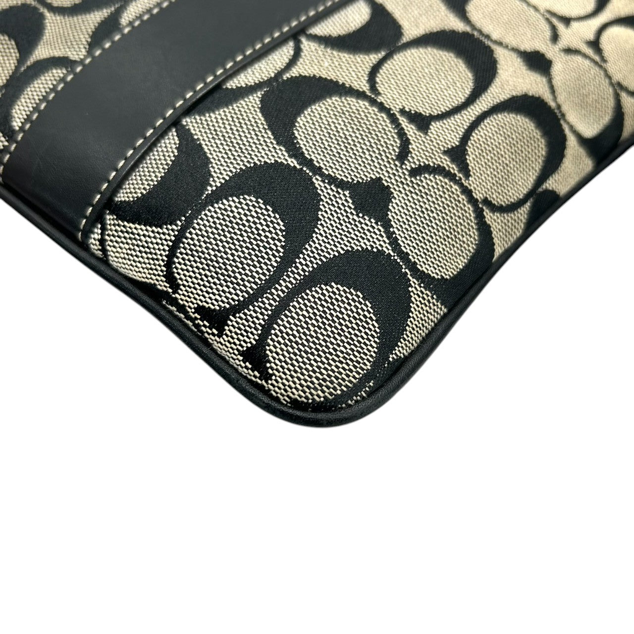 【良品】コーチ COACH シグネチャー ショルダーバッグ サコッシュ ポシェット 斜め掛け クロスボディ キャンバス レザー ブラック 黒 グレー 縦型 スリム 薄型 軽量 メンズ レディース ユニセックス 鞄 カバン 旅行 散歩 s2
