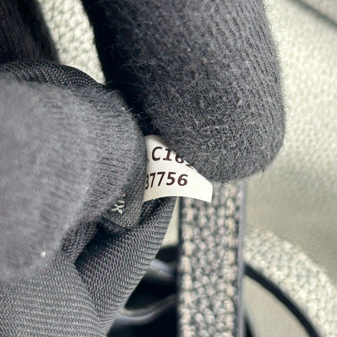 コーチ COACH マーケット トート 37756 トートバッグ ショルダーバッグ 肩掛け ワンショルダー A4収納可 大容量 メタリック レザー 本革 シルバー 銀 ガンメタル金具 ターンロック 通勤 通学 レディース 鞄 カバン スタイリッシュ s7
