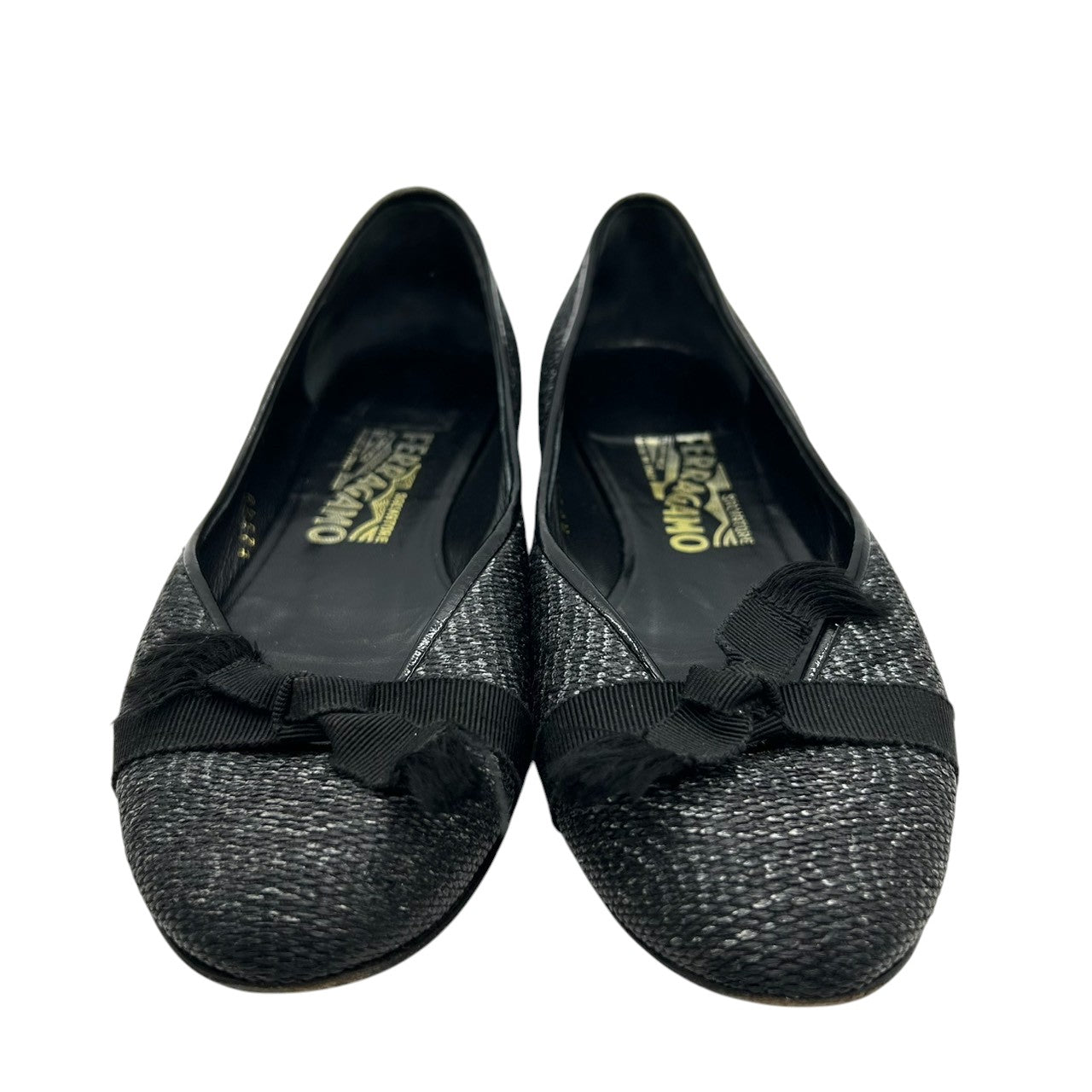 【良品】サルヴァトーレ フェラガモ Salvatore Ferragamo パンプス フラットシューズ リボン ラメ キャンバス ブラック 黒 シルバー 6 1/2 23cm パーティー オケージョン ローヒール ぺたんこ イタリア製 CT1