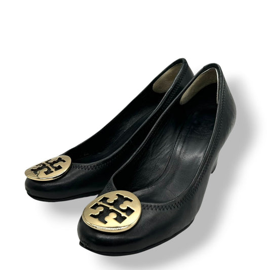 【良品】トリーバーチ Tory Burch パンプス ウェッジソール ウェッジヒール レザー 本革 ブラック 黒 ゴールド金具 ロゴプレート 6M 23cm ギャザー 通勤 歩きやすい レディース 婦人靴 シューズ CT1