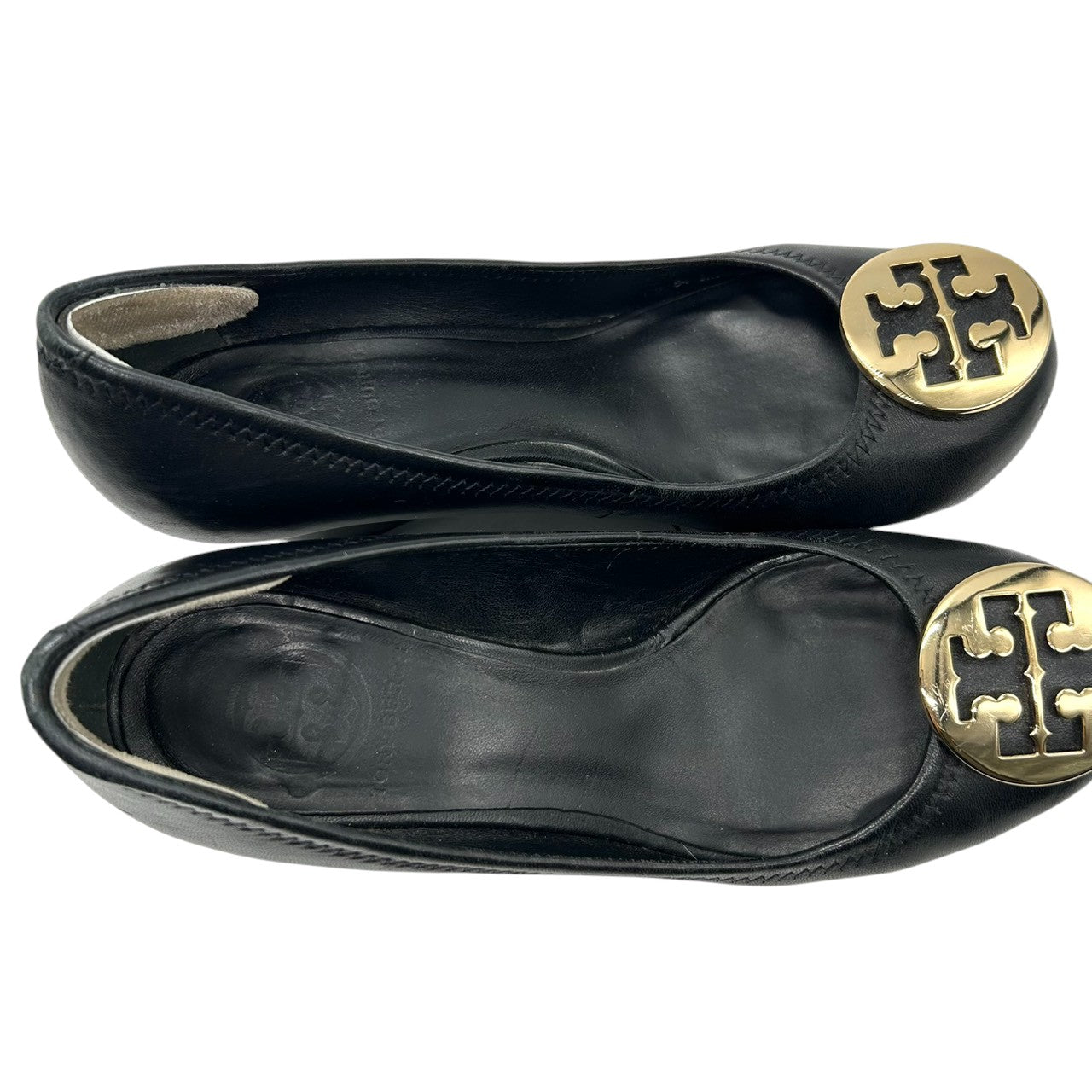 【良品】トリーバーチ Tory Burch パンプス ウェッジソール ウェッジヒール レザー 本革 ブラック 黒 ゴールド金具 ロゴプレート 6M 23cm ギャザー 通勤 歩きやすい レディース 婦人靴 シューズ CT1