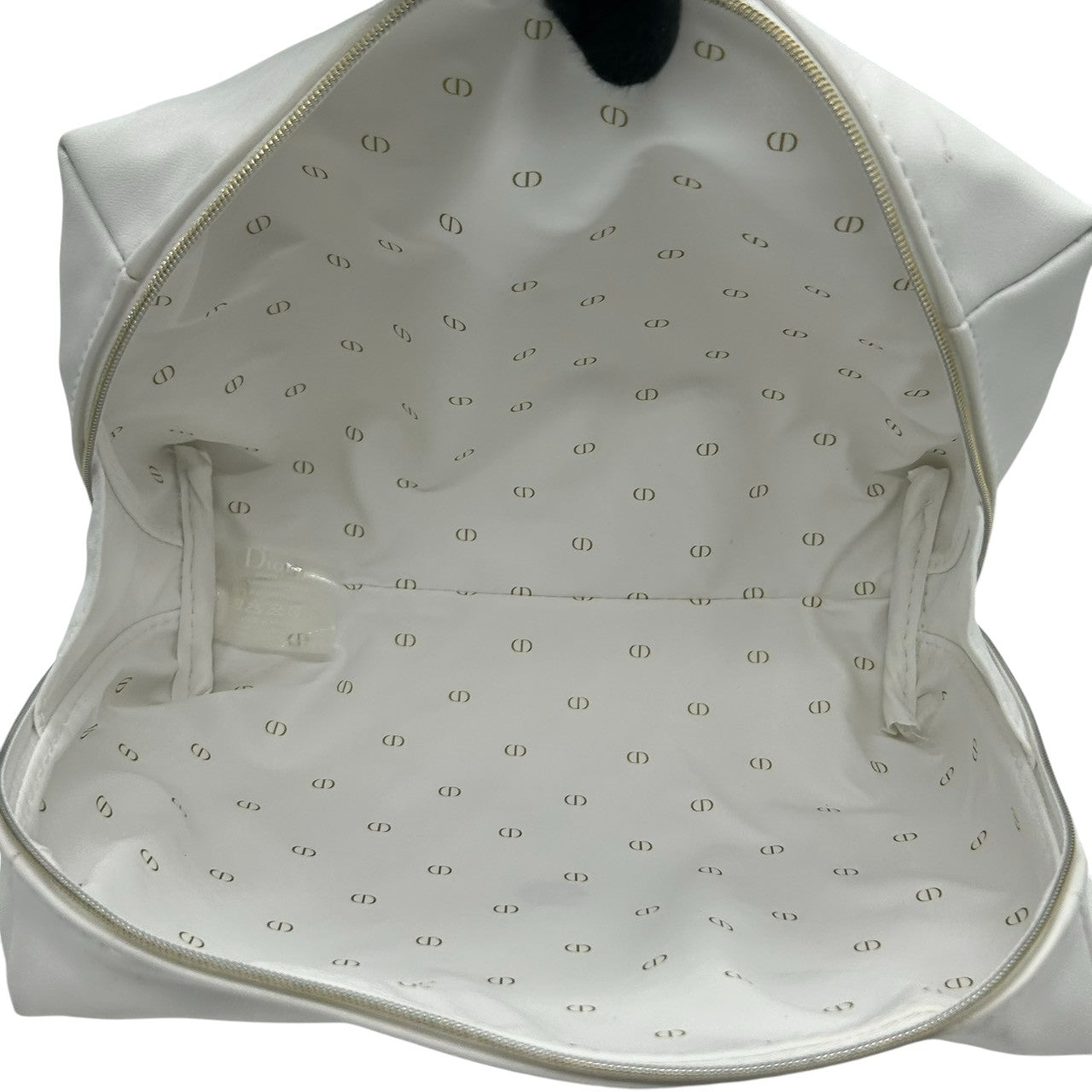 【美品】クリスチャン ディオール Christian Dior ポーチ メイクポーチ コスメポーチ 小物入れ ホワイト 白 レザー スタッズ CDロゴ ゴールド金具 エレガント シンプル ラグジュアリー レディース 鞄 カバン J