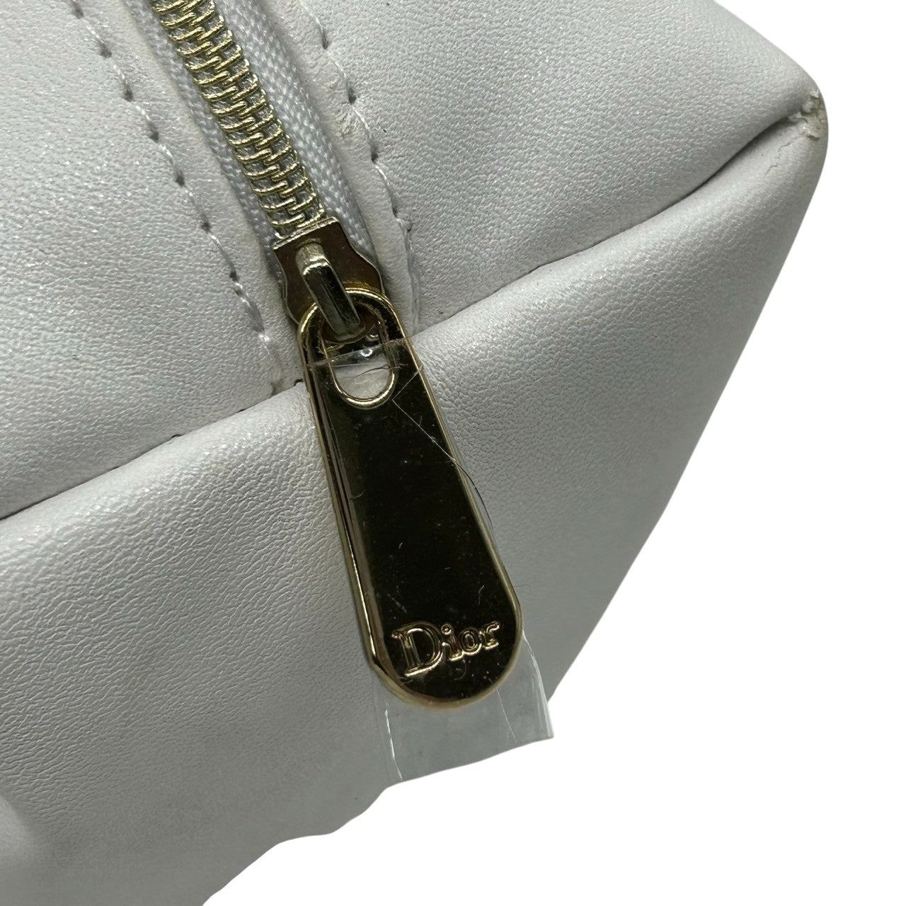 【美品】クリスチャン ディオール Christian Dior ポーチ メイクポーチ コスメポーチ 小物入れ ホワイト 白 レザー スタッズ CDロゴ ゴールド金具 エレガント シンプル ラグジュアリー レディース 鞄 カバン J